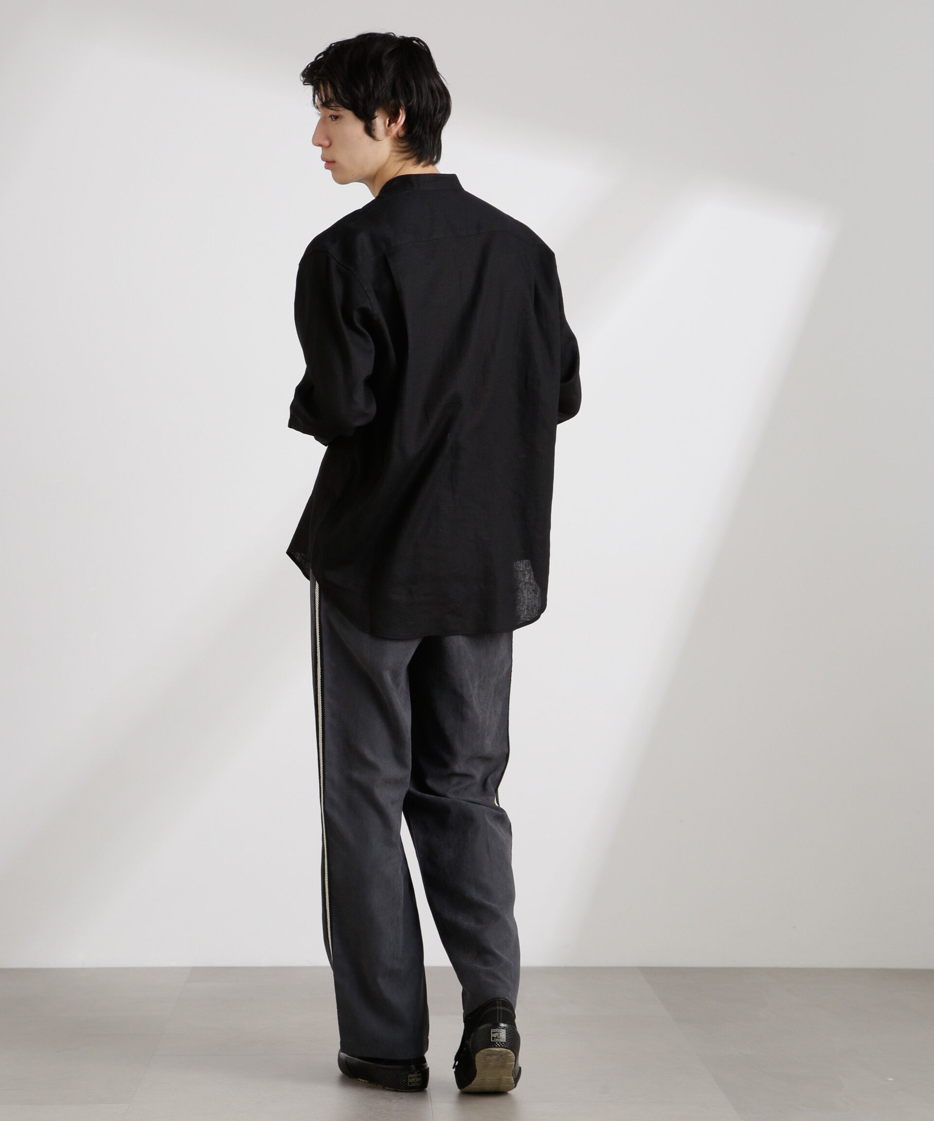 nano･universe「アンチスメルリネン バンドカラーシャツ 長袖」|シャツ・ブラウス|