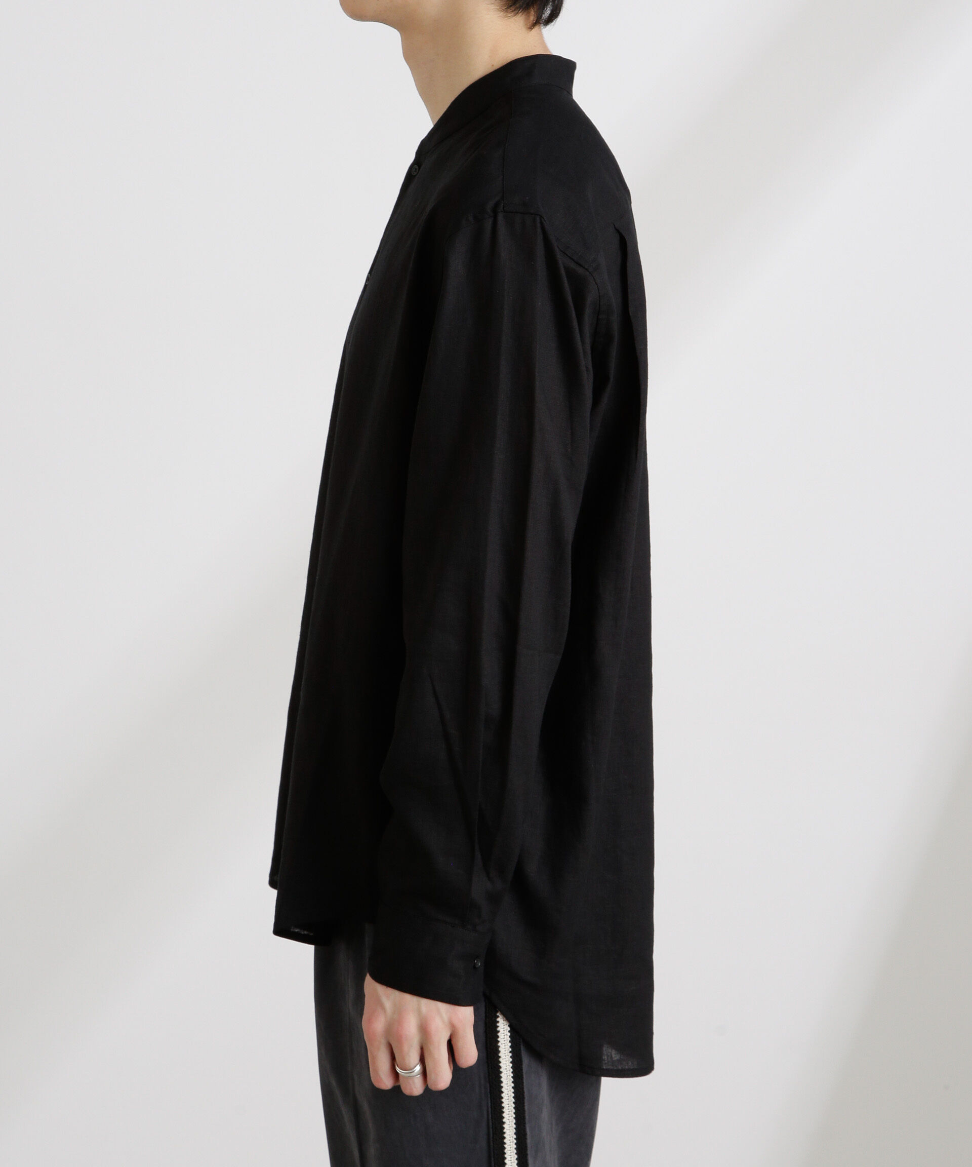 nano･universe「アンチスメルリネン バンドカラーシャツ 長袖」|シャツ・ブラウス|