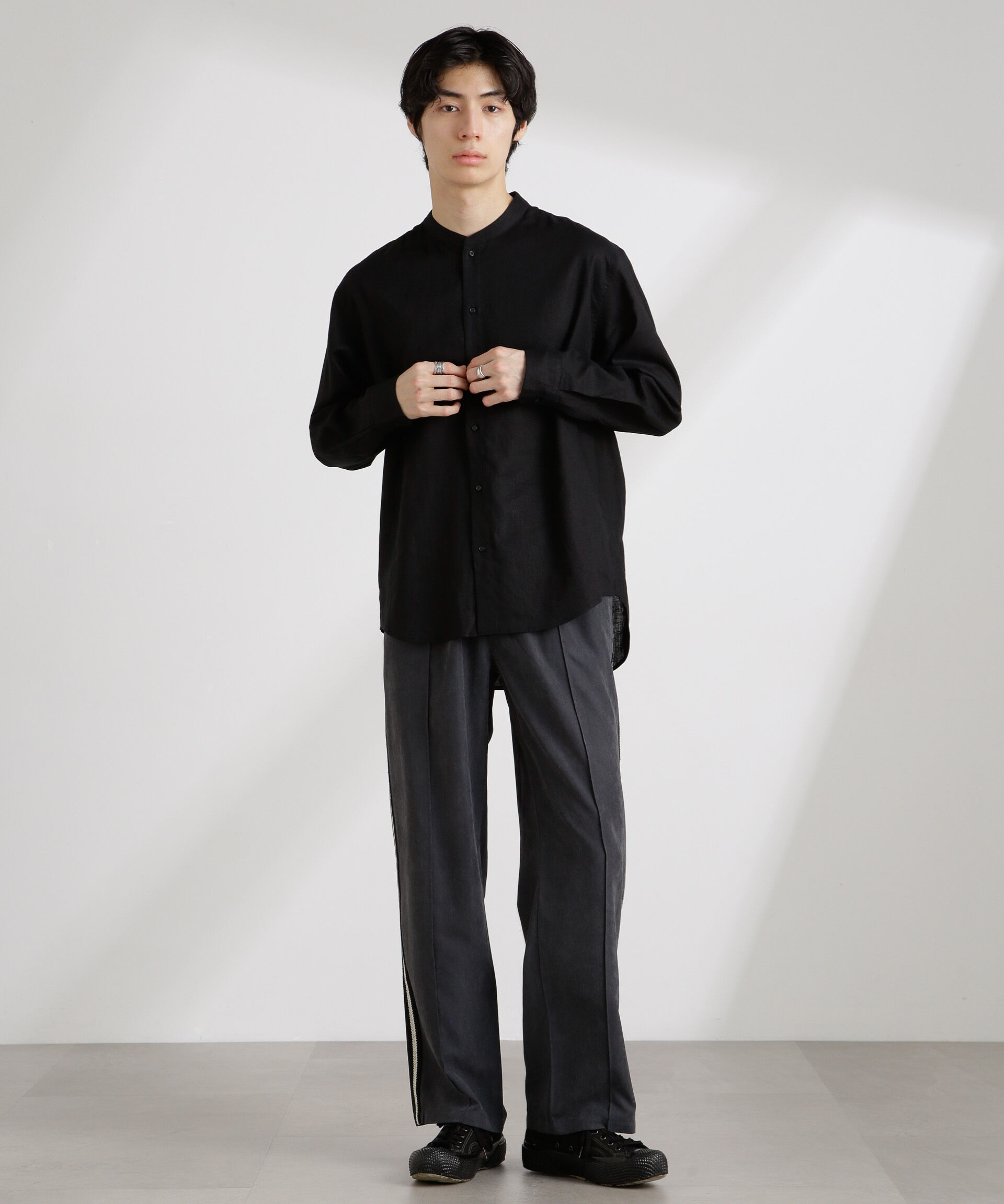 nano･universe「アンチスメルリネン バンドカラーシャツ 長袖」|シャツ・ブラウス|