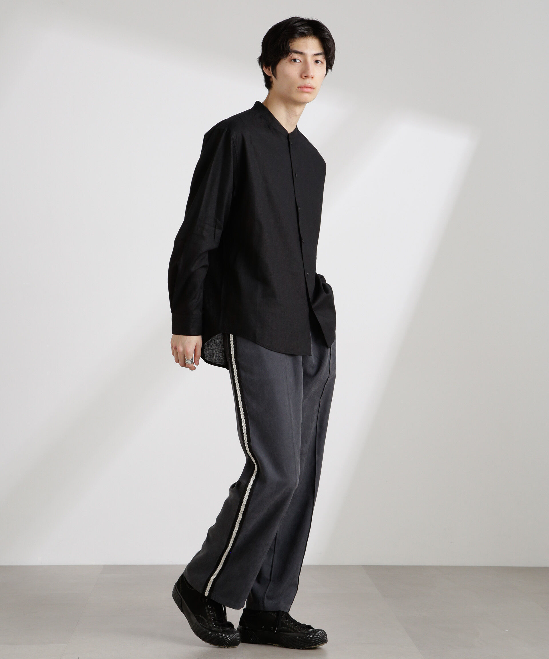 nano･universe「アンチスメルリネン バンドカラーシャツ 長袖」|シャツ・ブラウス|