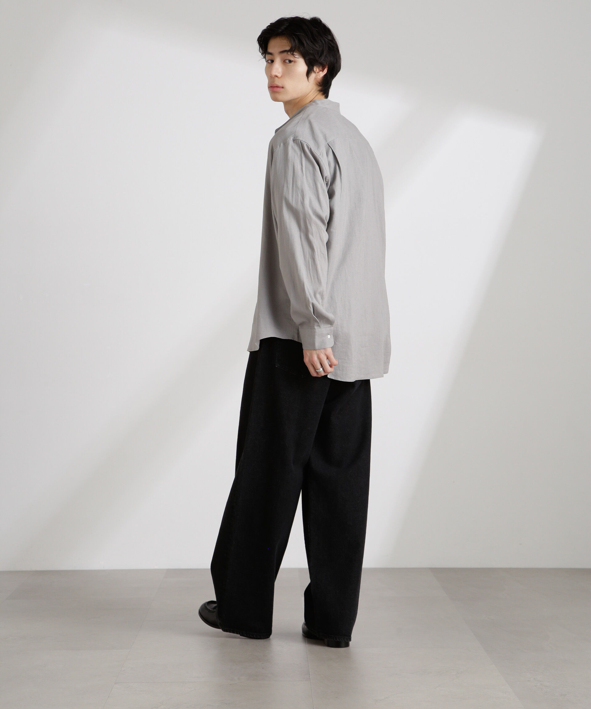 nano･universe「アンチスメルリネン バンドカラーシャツ 長袖」|シャツ・ブラウス|