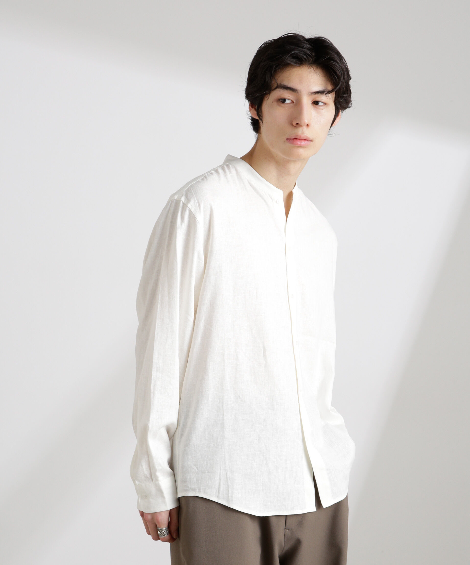 nano･universe「アンチスメルリネン バンドカラーシャツ 長袖」|シャツ・ブラウス|ホワイト