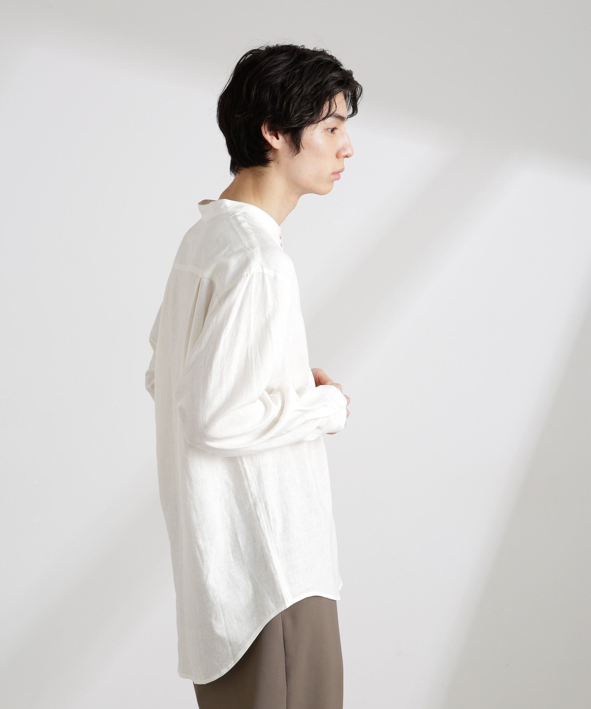 nano･universe「アンチスメルリネン バンドカラーシャツ 長袖」|シャツ・ブラウス|