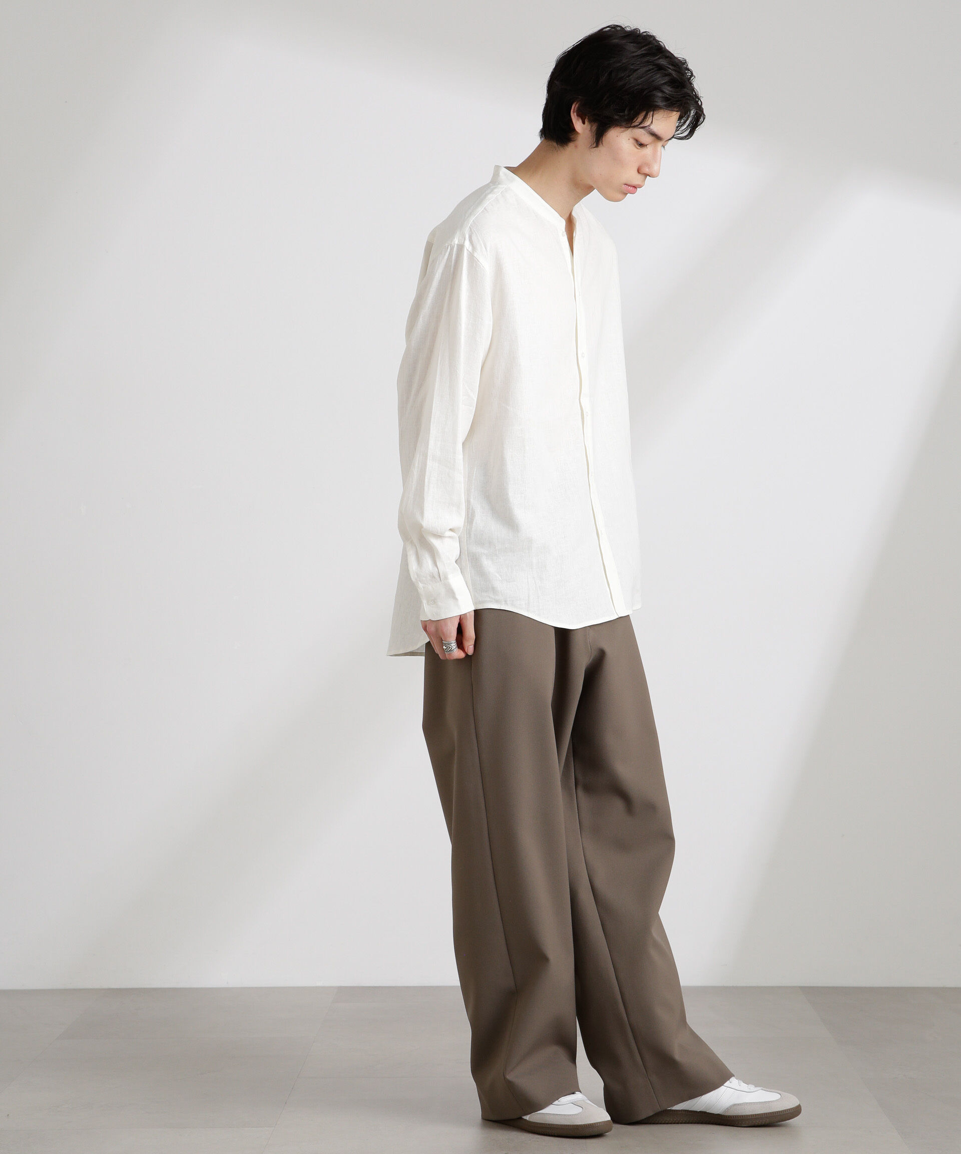 nano･universe「アンチスメルリネン バンドカラーシャツ 長袖」|シャツ・ブラウス|