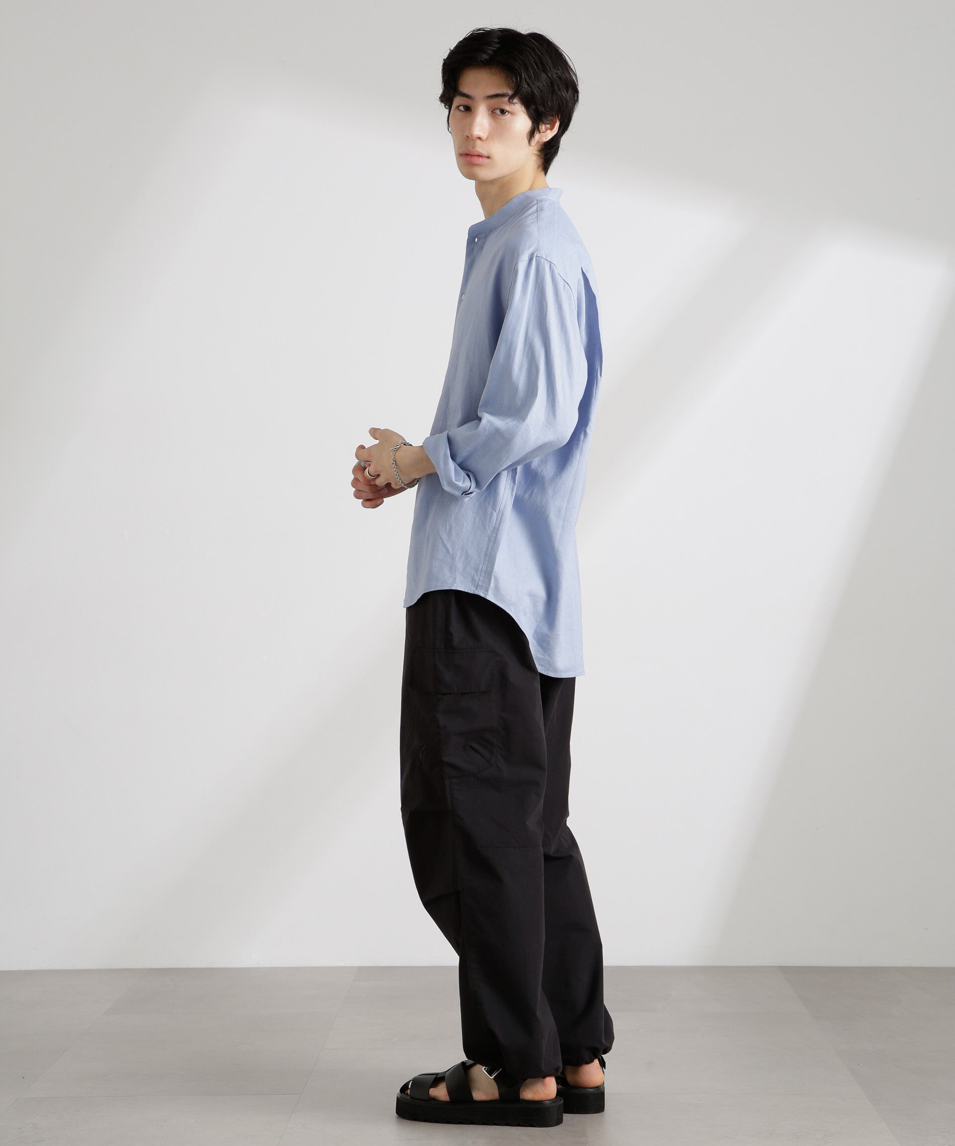 nano･universe「アンチスメルリネン バンドカラーシャツ 長袖」|シャツ・ブラウス|