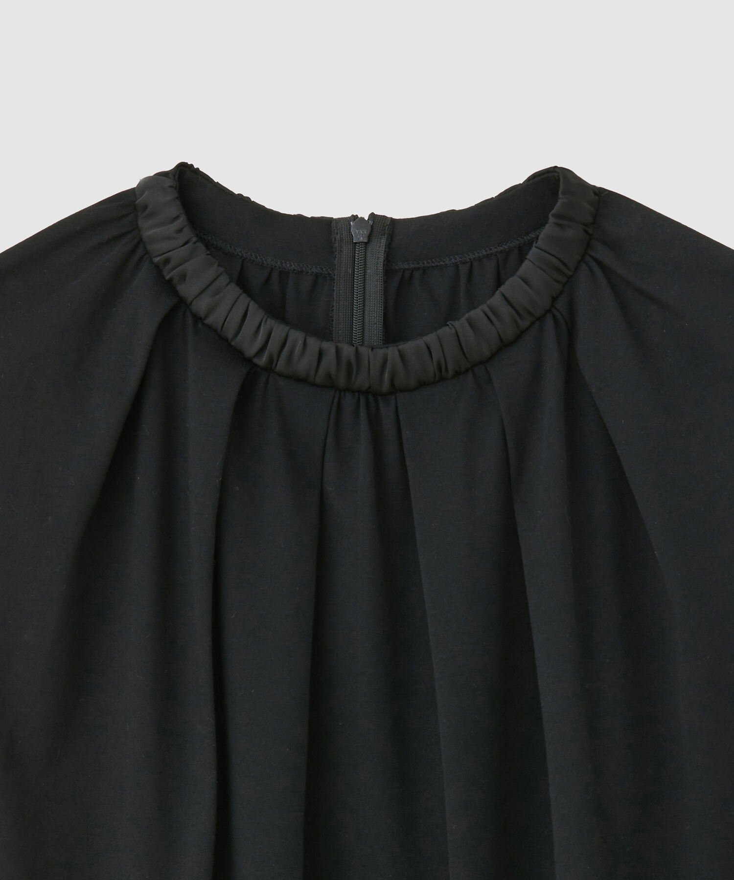 ROPE「サテンギャザーネックフレンチスリーブカットソー」|Tシャツ・カットソー|