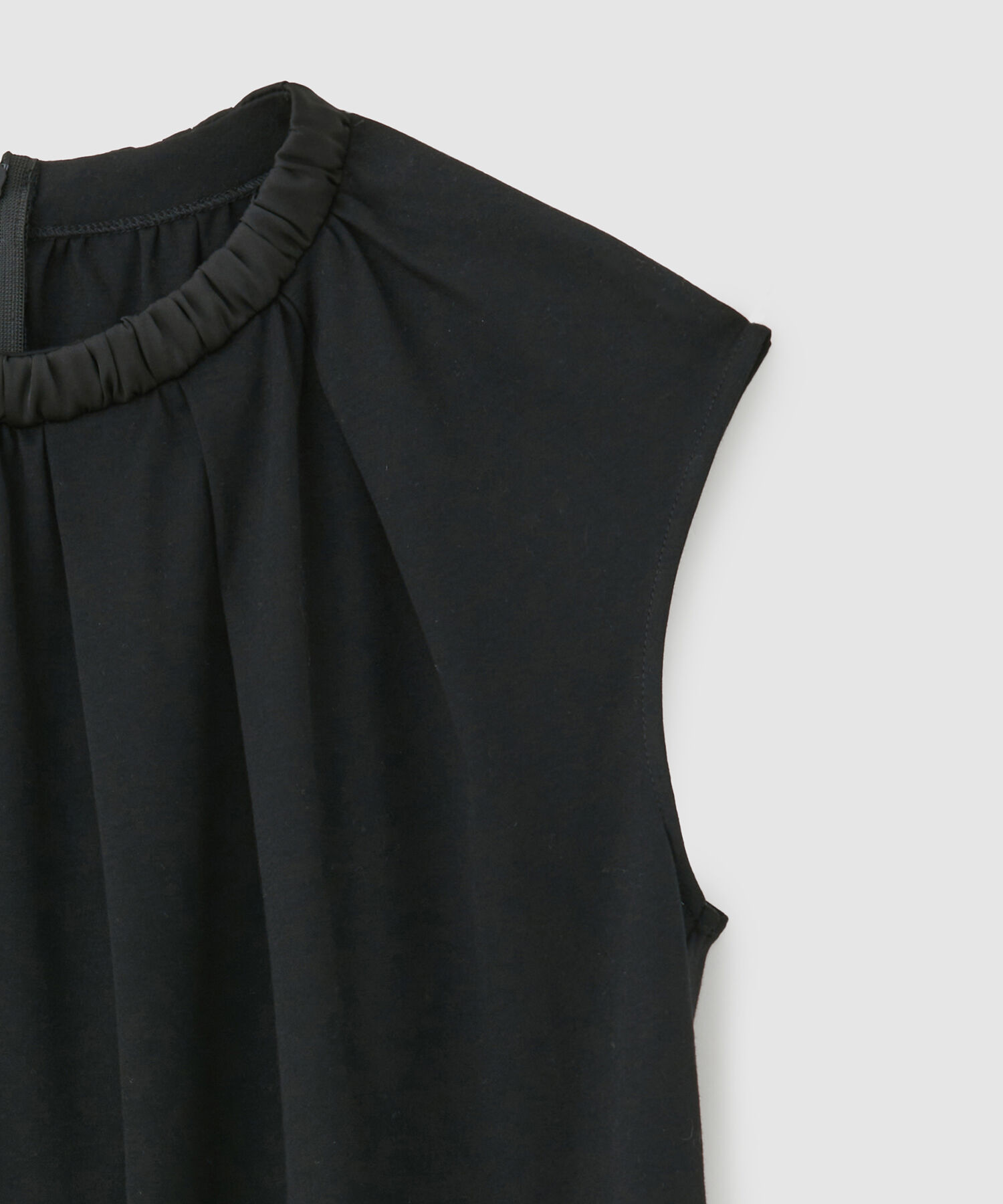 ROPE「サテンギャザーネックフレンチスリーブカットソー」|Tシャツ・カットソー|