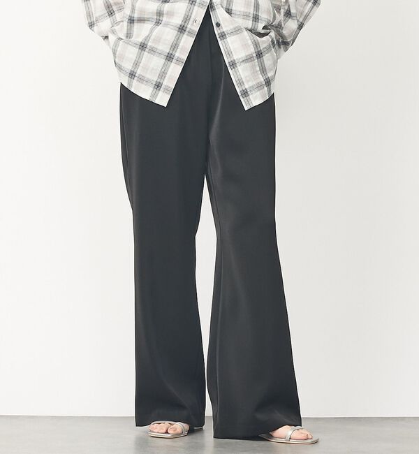 abahouse mavie「【大人のリラックス】セミフレアサテン イージーパンツ」|その他|ブラック