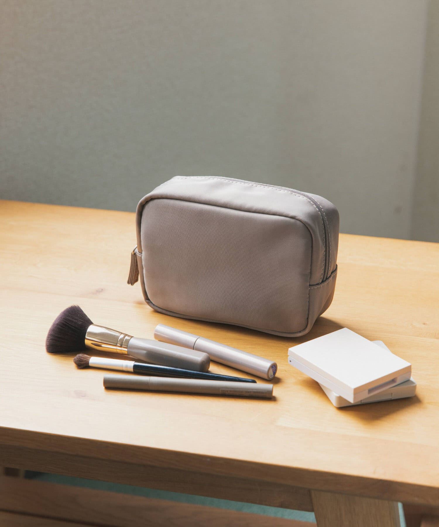 URBAN RESEARCH DOORS「撥水ポーチ大」|ポーチ|ベージュ