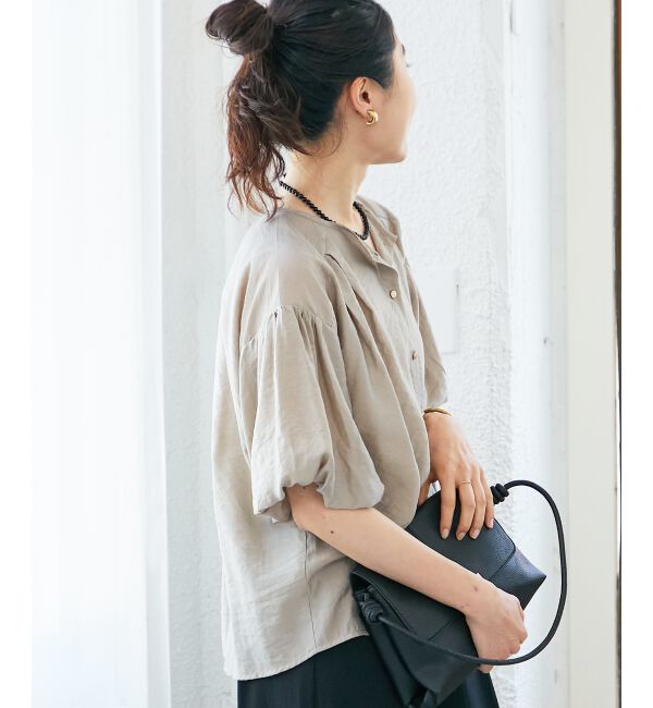  「《手洗い可能》サテンノーカラーバルーンブラウス」|シャツ・ブラウス|