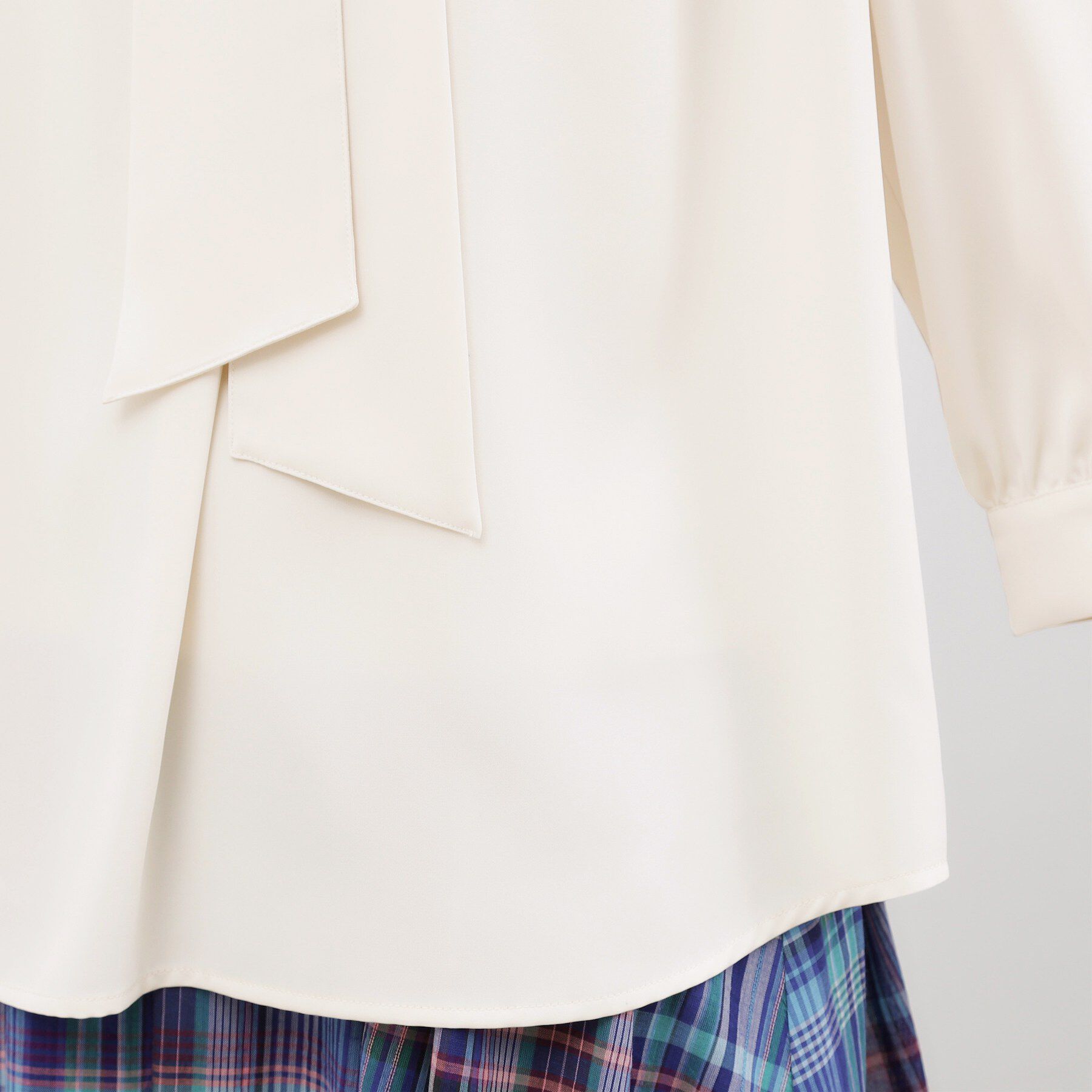 grove「【貴島明日香さん着用・洗える】チャーム付きマルチWAYボウタイブラウス」|シャツ・ブラウス|