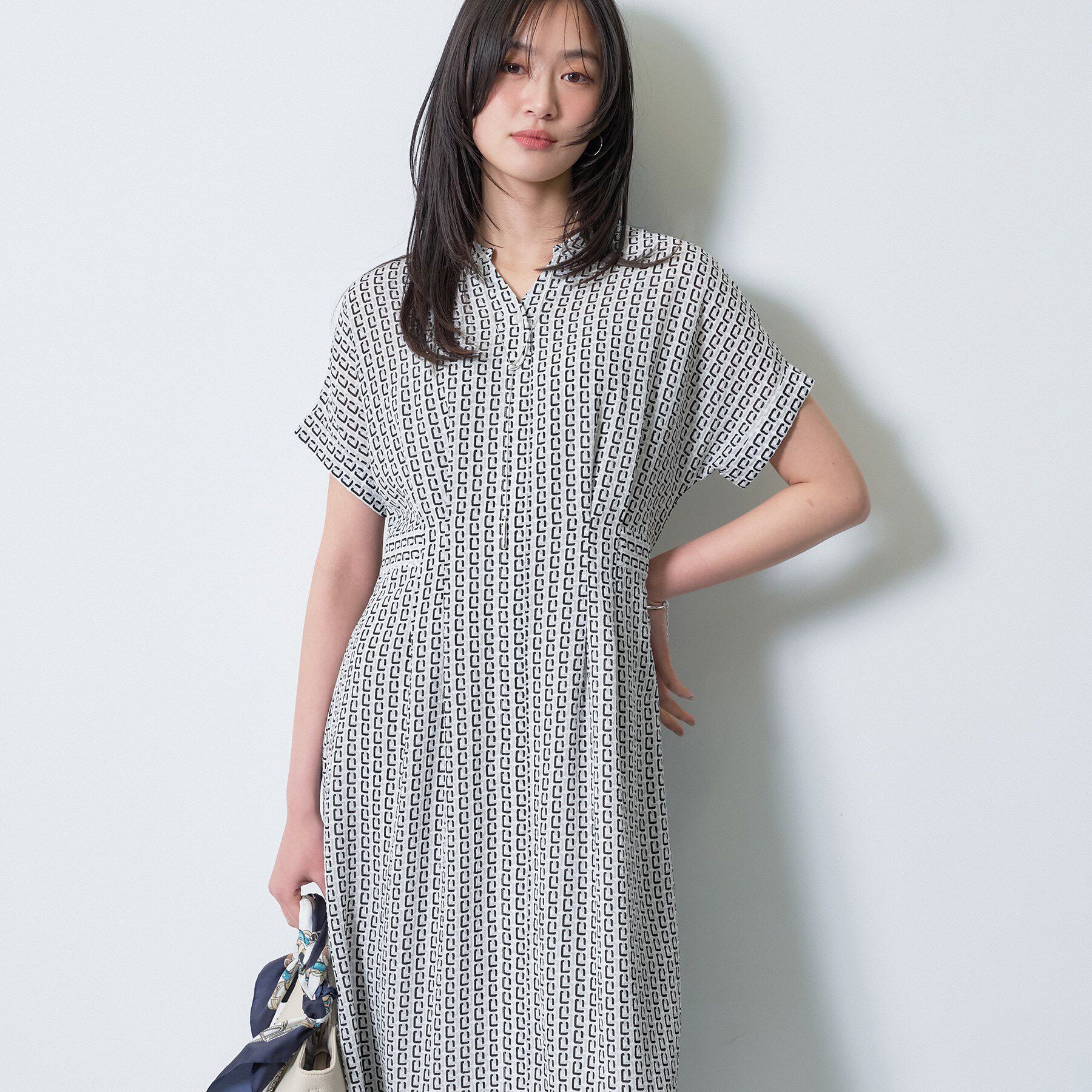 INDIVI「【洗える】無地＆チェーン柄 シャーリングサッカーワンピース」|ワンピース|