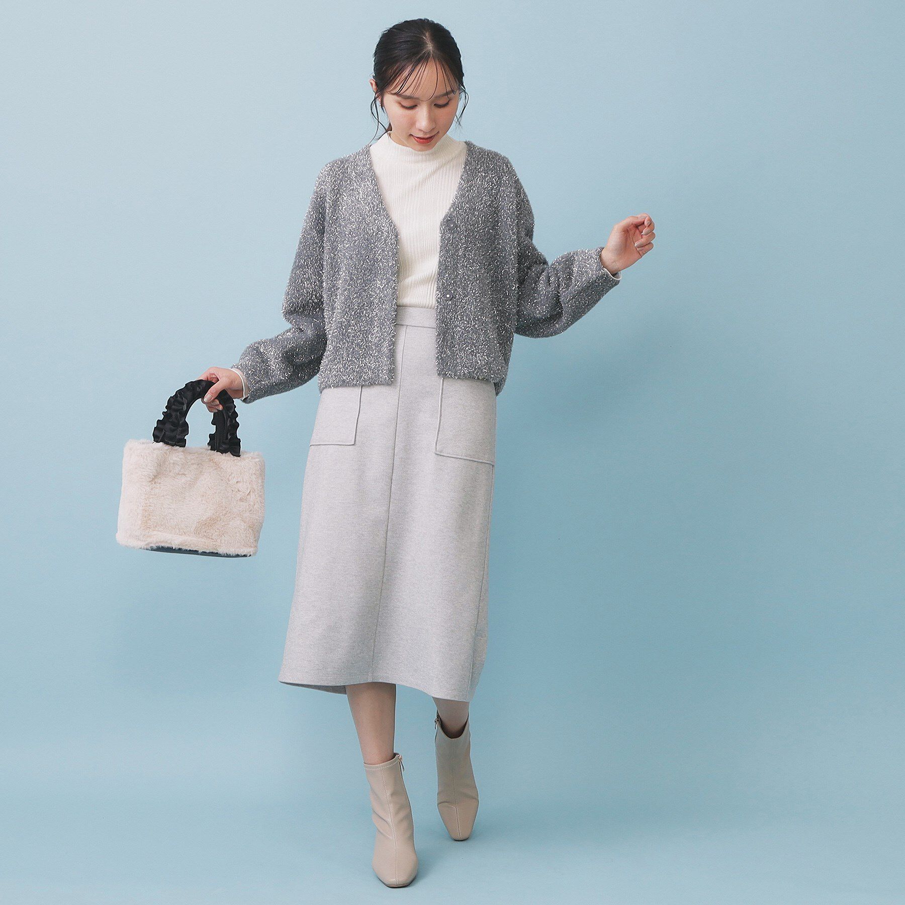 index「リボンブローチフィルムラメフェザーカーディガン【洗濯機OK】」|カーディガン|