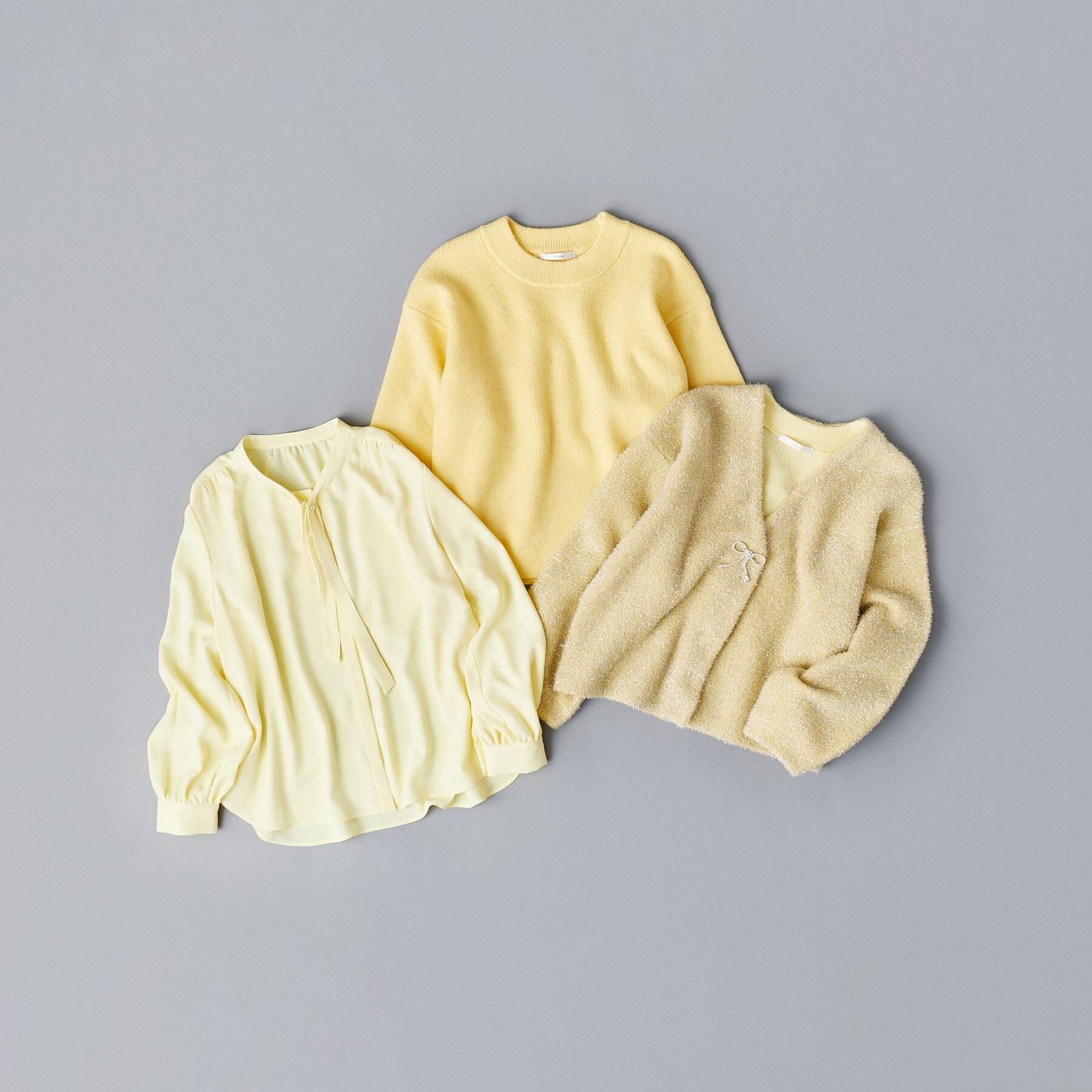 index「リボンブローチフィルムラメフェザーカーディガン【洗濯機OK】」|カーディガン|