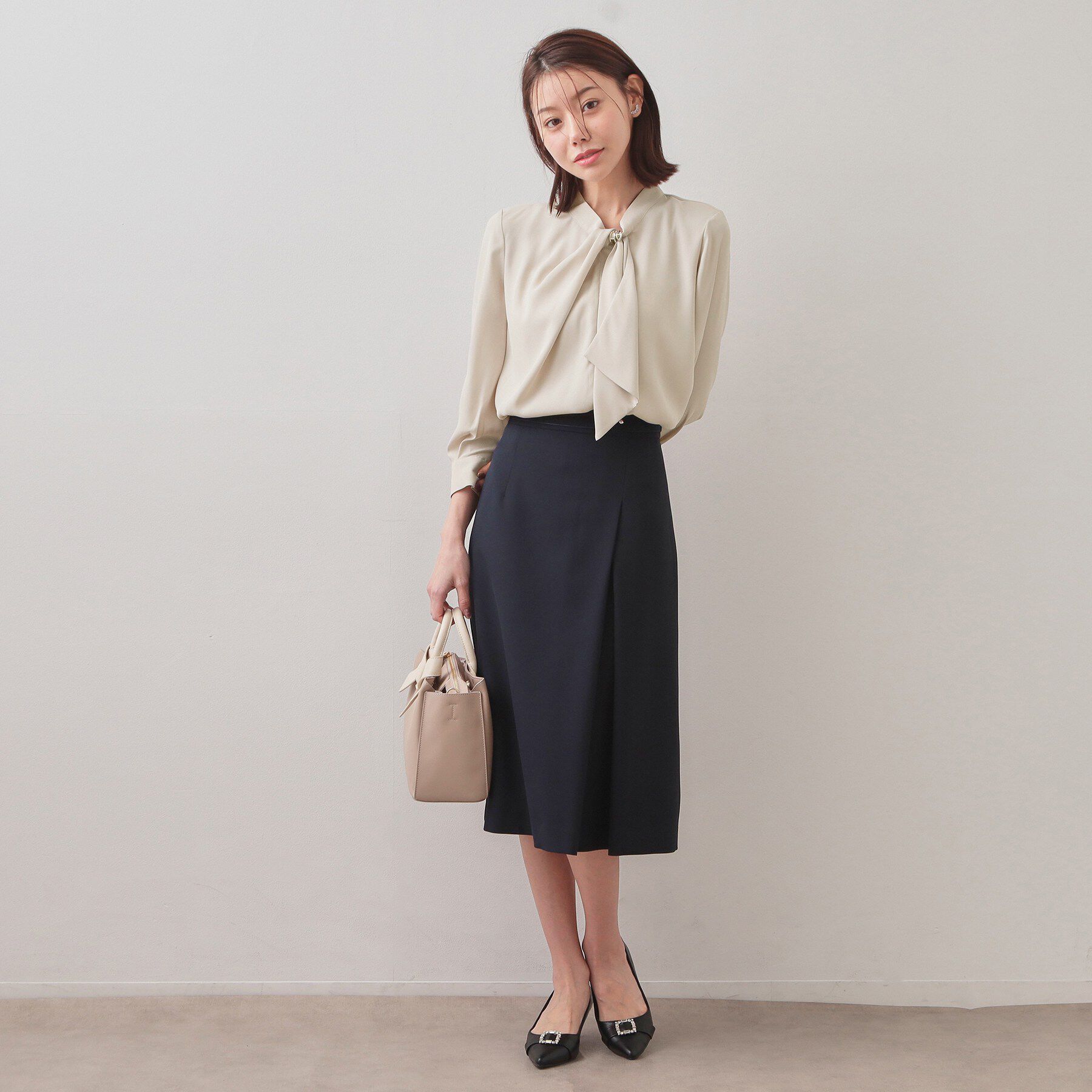 index「アシメドレープボウタイブラウス【洗濯機OK/イージーアイロン】」|シャツ・ブラウス|