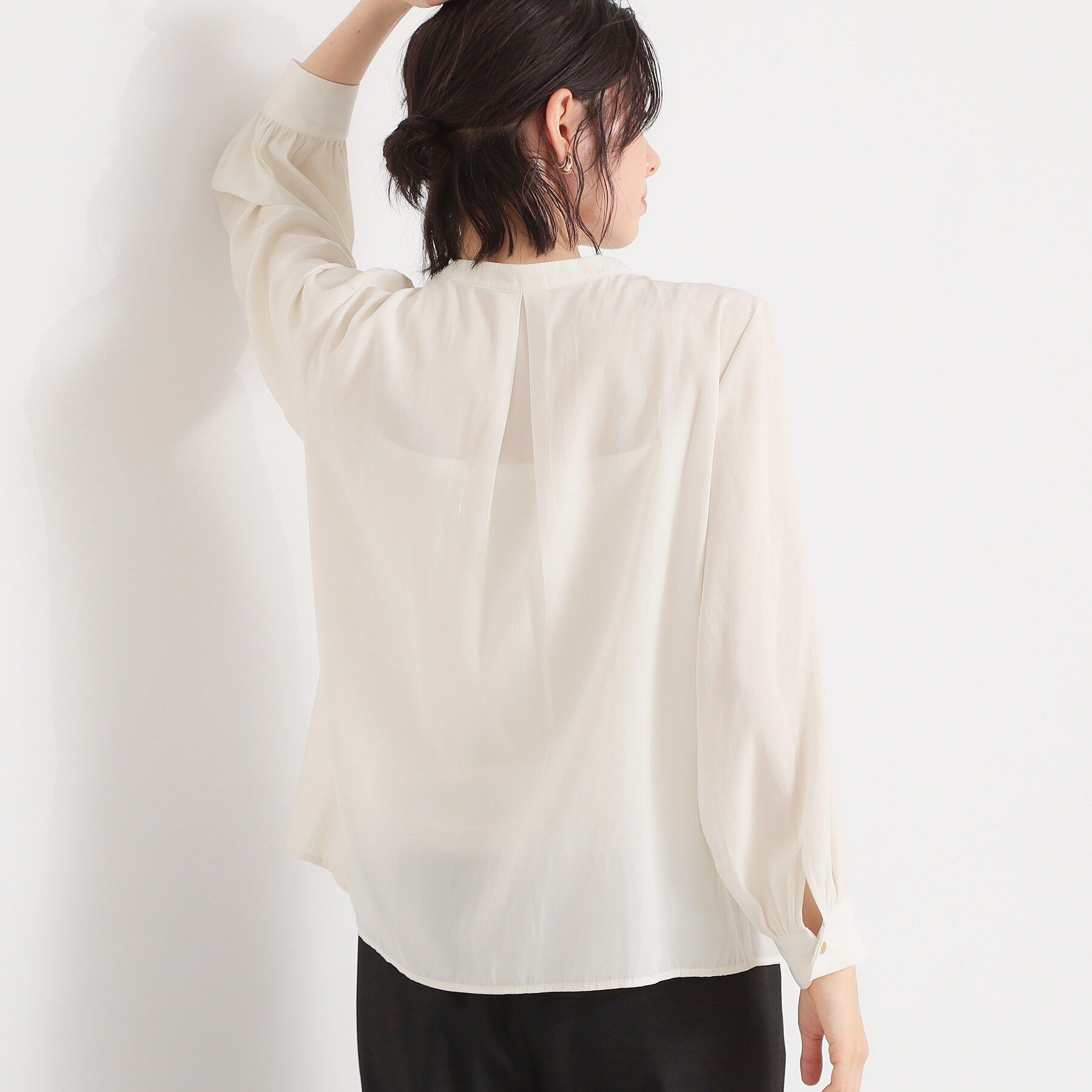 THE SHOP TK「【通勤にもセレモニーにも】ヴィンテージサテンギャザーブラウス」|シャツ・ブラウス|