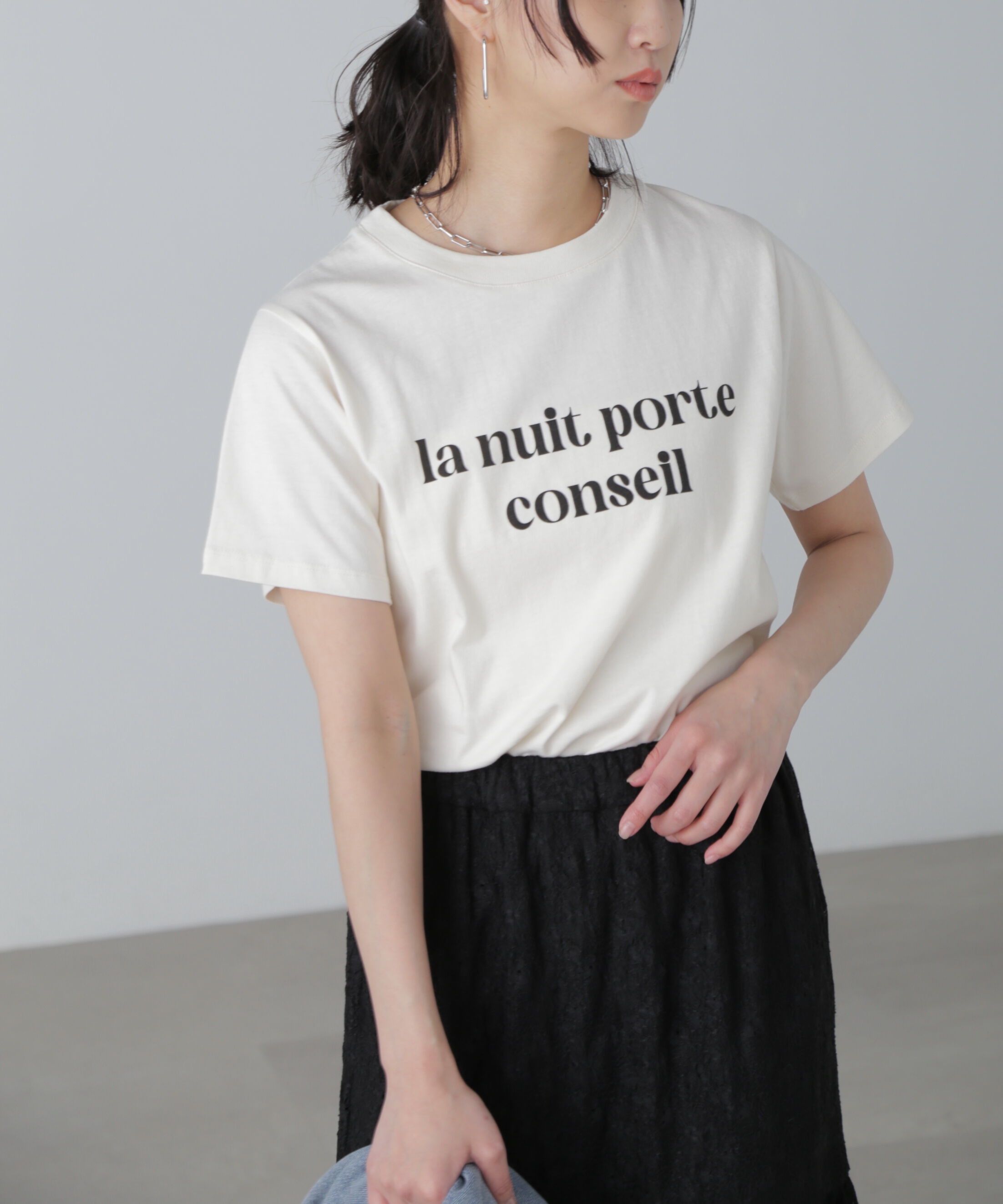  「カラーフレンチロゴプリントTシャツ」|Tシャツ・カットソー|ホワイト&times;ブラ