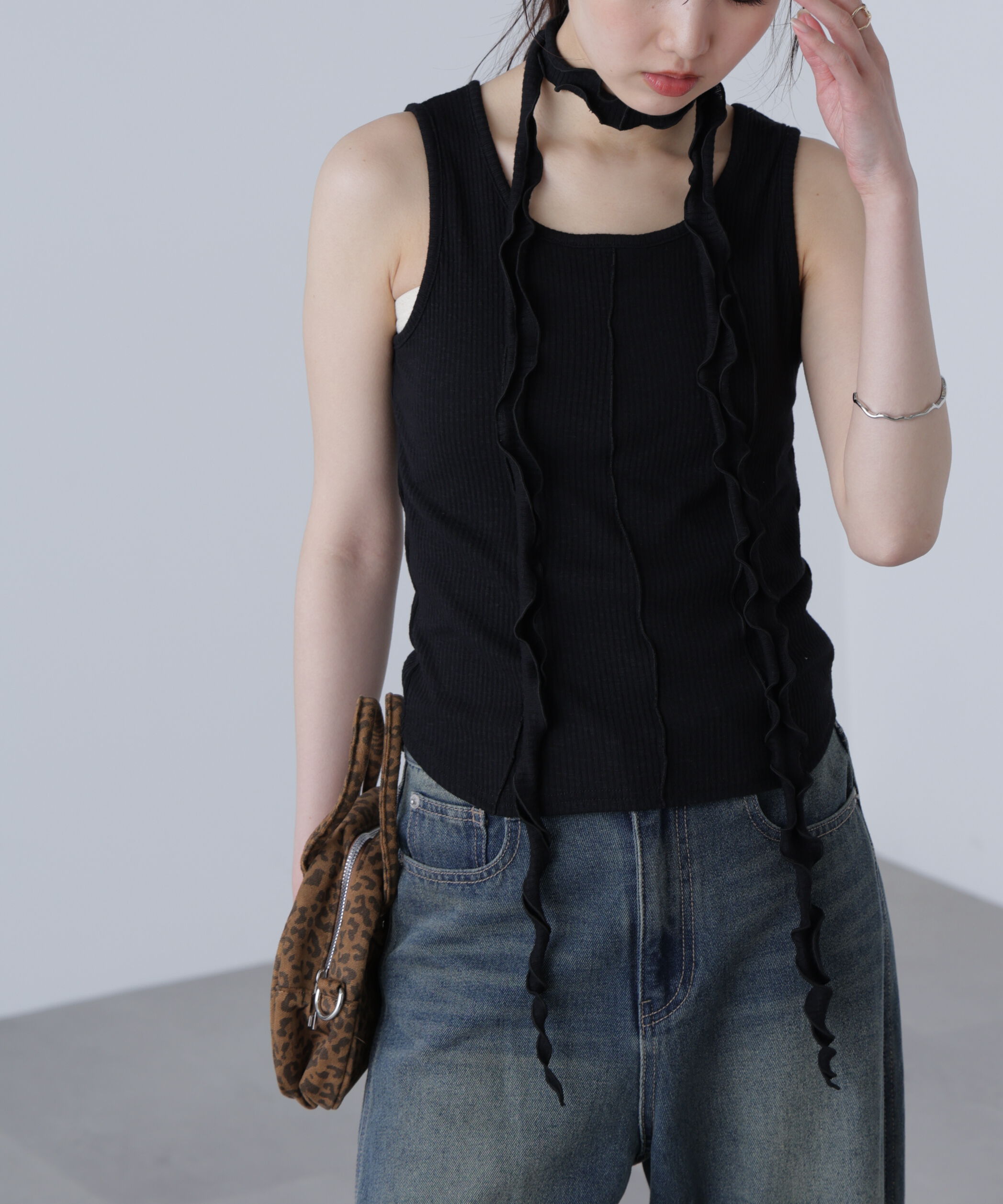  「チョーカー付きフリルディテールタンクトップ」|シャツ・ブラウス|