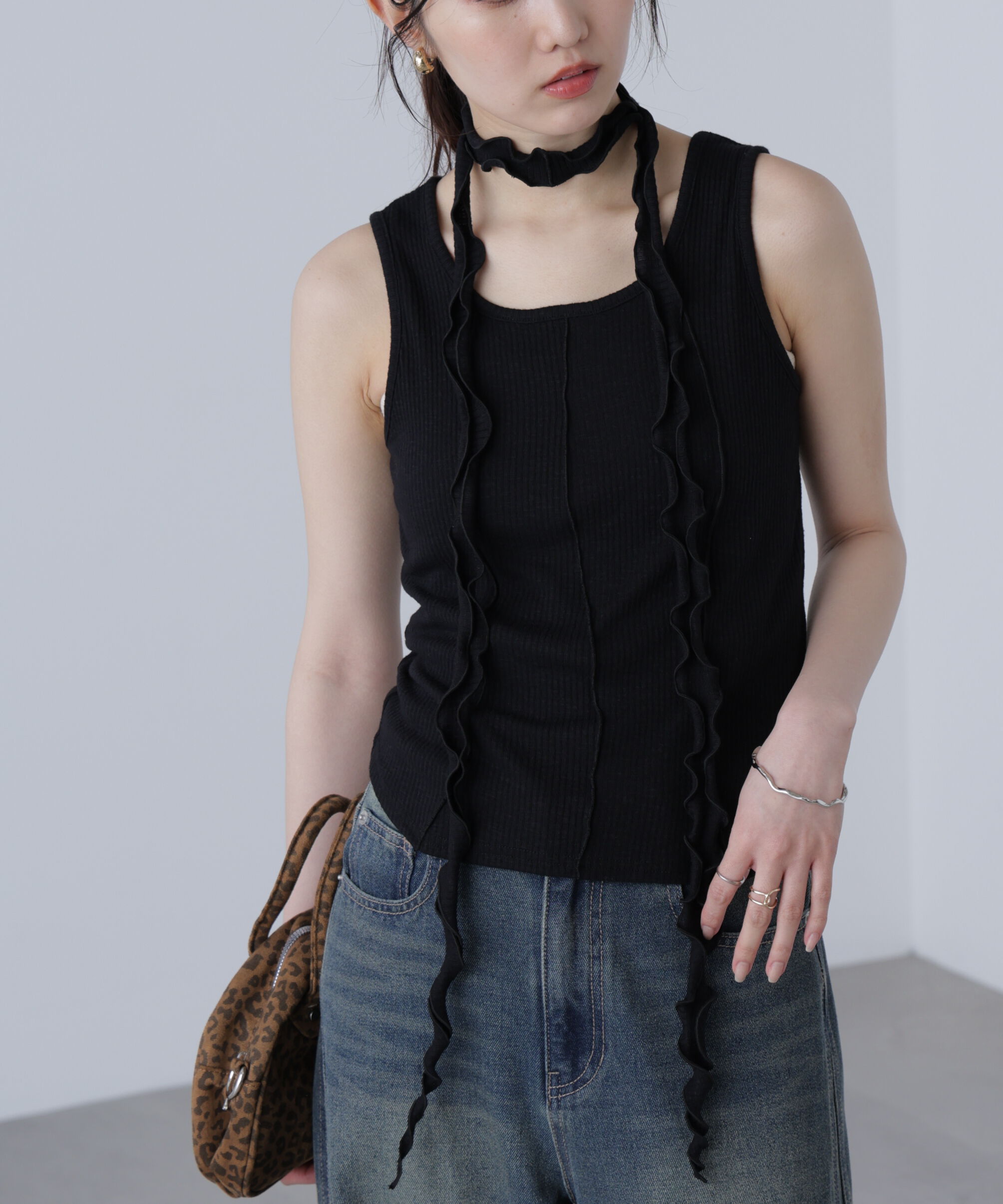  「チョーカー付きフリルディテールタンクトップ」|シャツ・ブラウス|