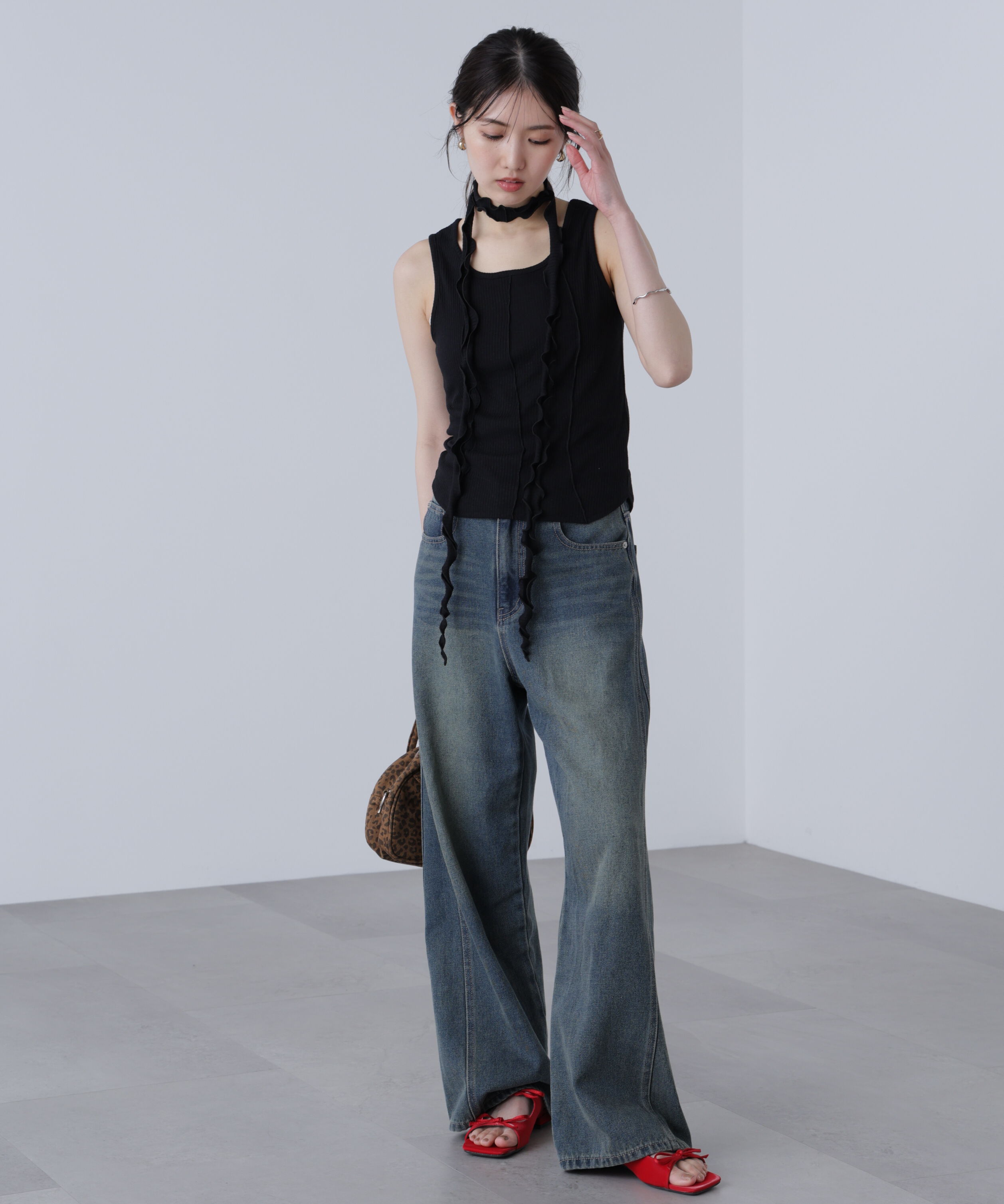  「チョーカー付きフリルディテールタンクトップ」|シャツ・ブラウス|