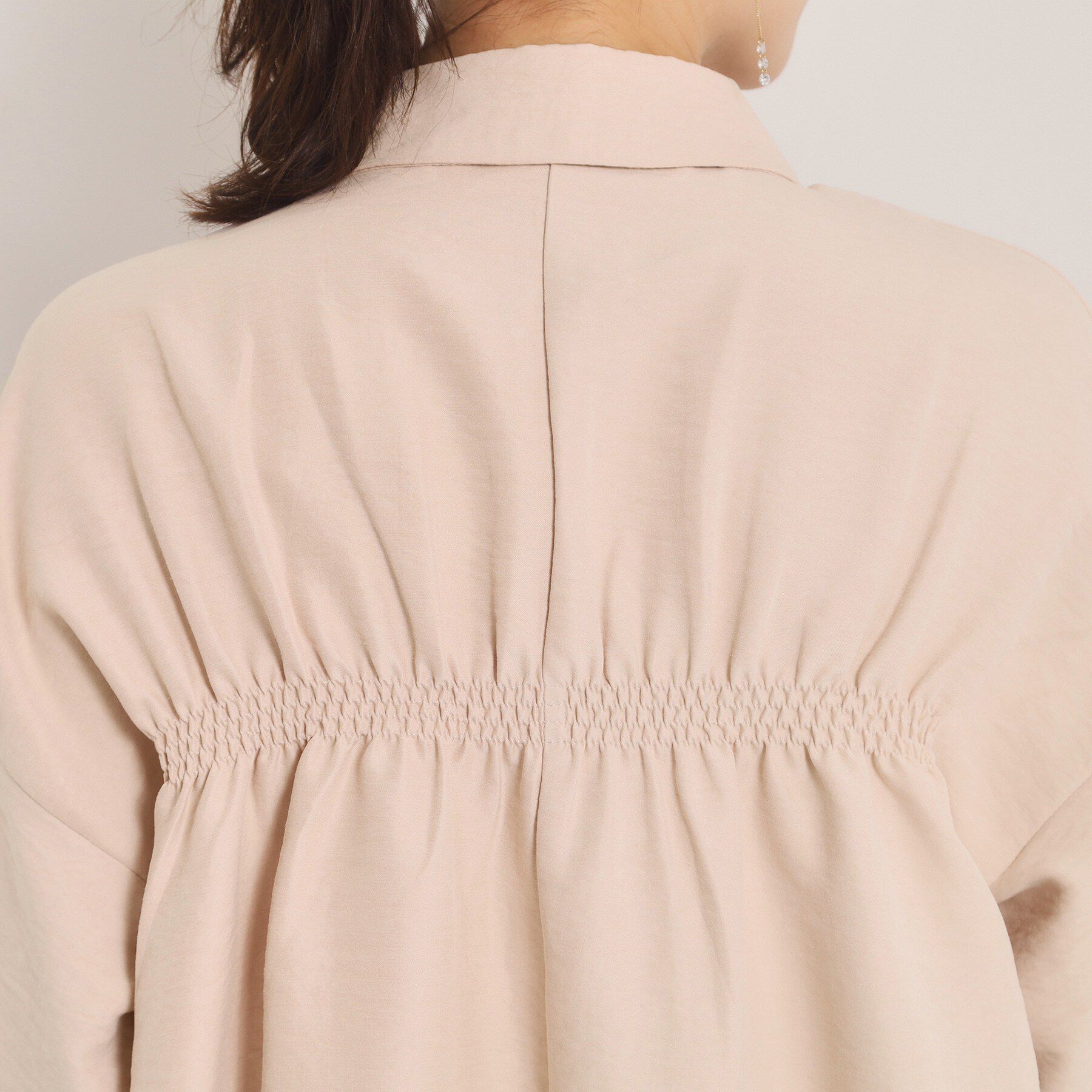 ITS&rsquo;DEMO「【手洗い可／セットアップ可】サテンピーチシャツ」|シャツ・ブラウス|