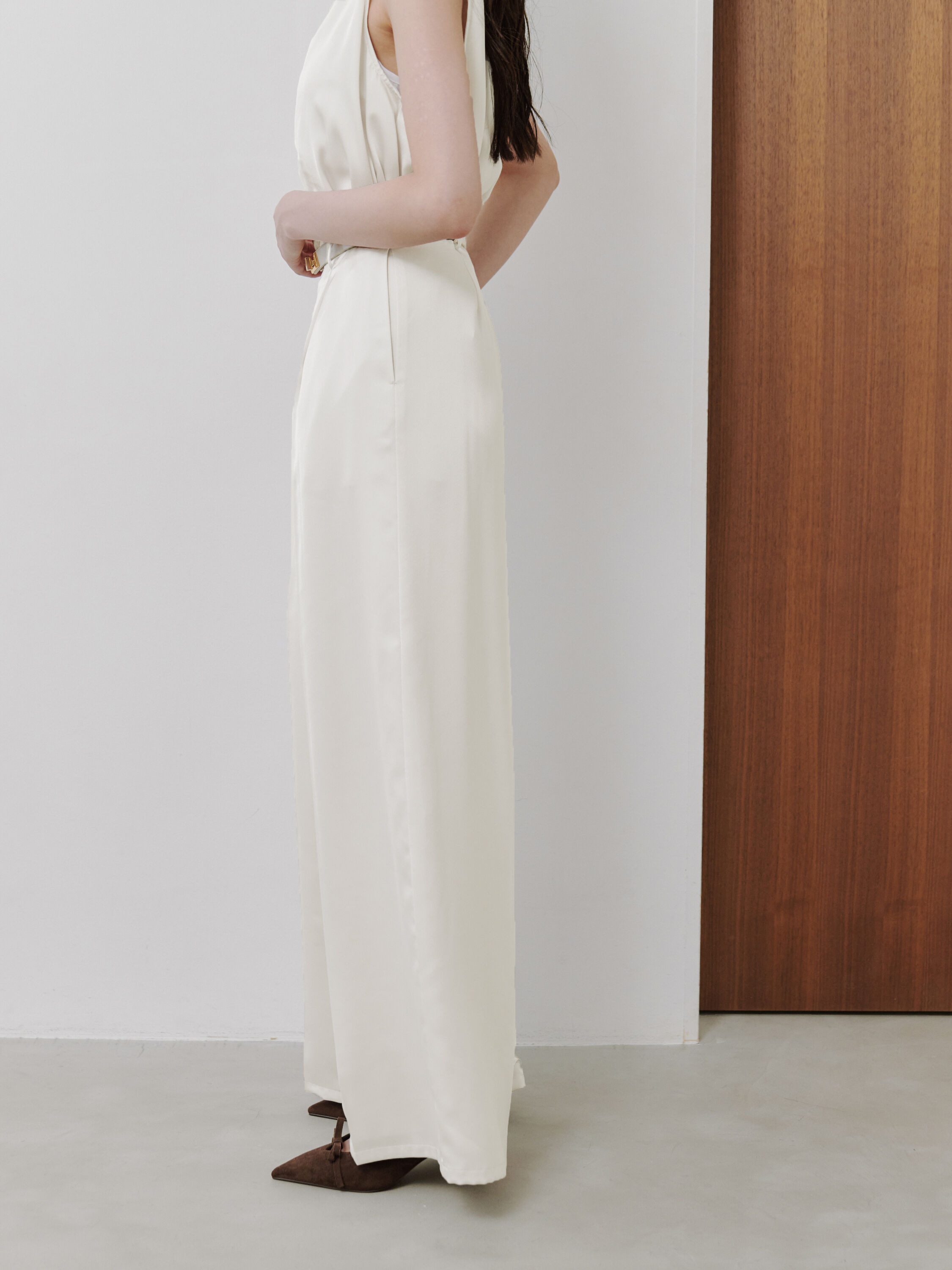 SNIDEL「サテンワイドパンツ」|チノ|