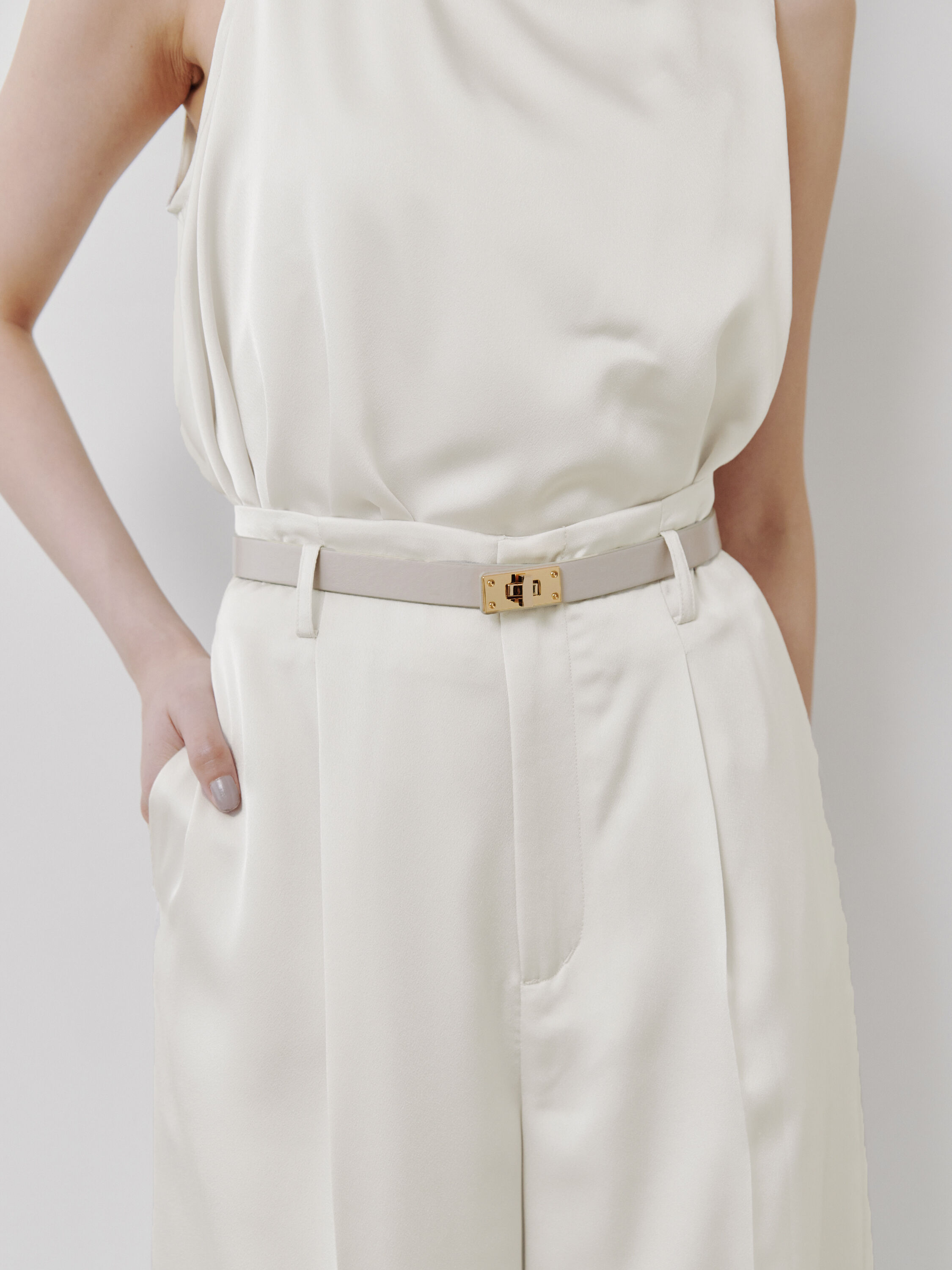 SNIDEL「サテンワイドパンツ」|チノ|