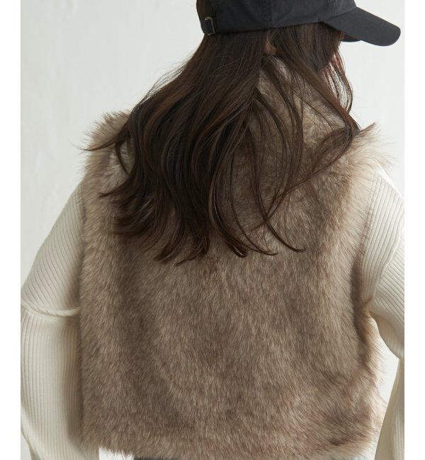 VENCE share style「フェイクファーショート丈ジレ」|その他|