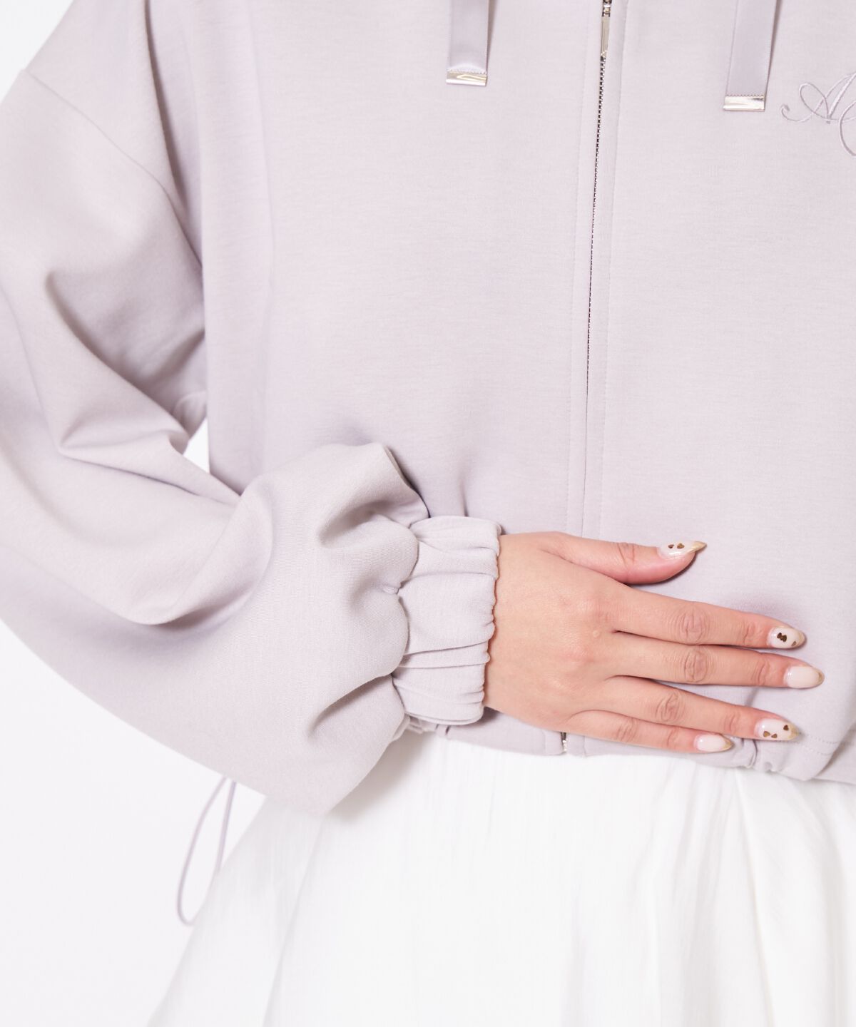 アンドクチュール「ロゴ刺繍ZIPパーカー」|パーカー|