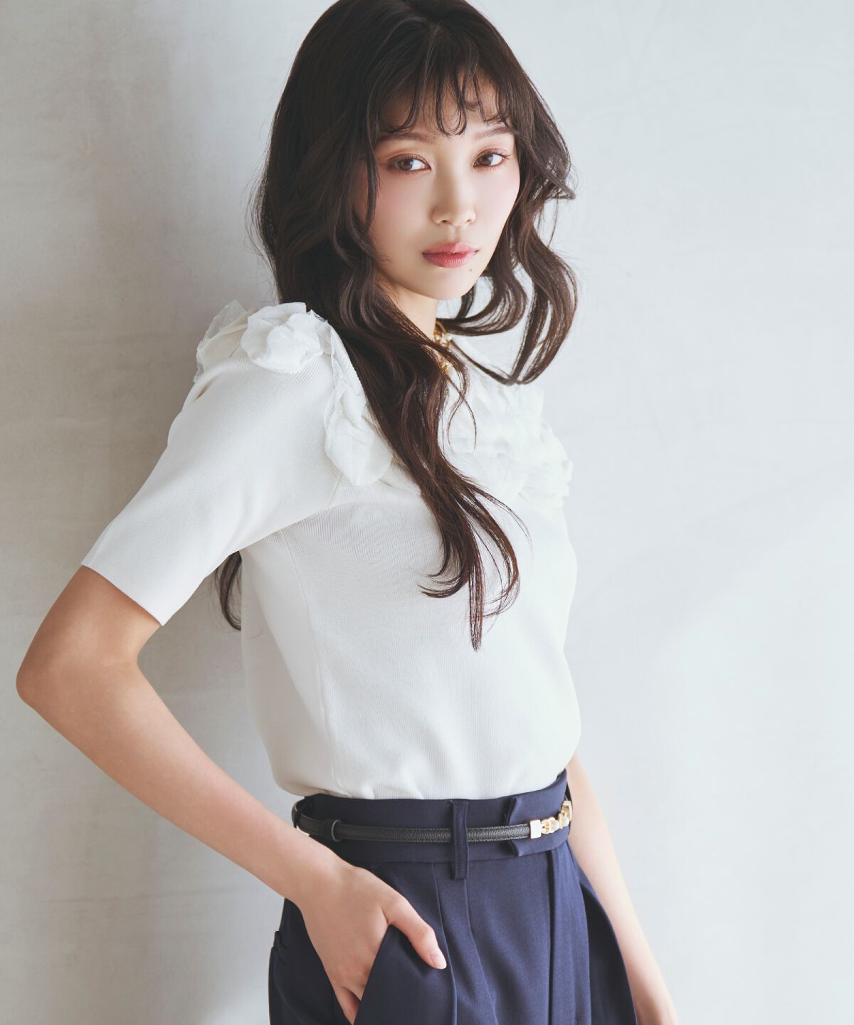 アンドクチュール「フリルボートネックニットプルオーバー」|ニット・セーター|