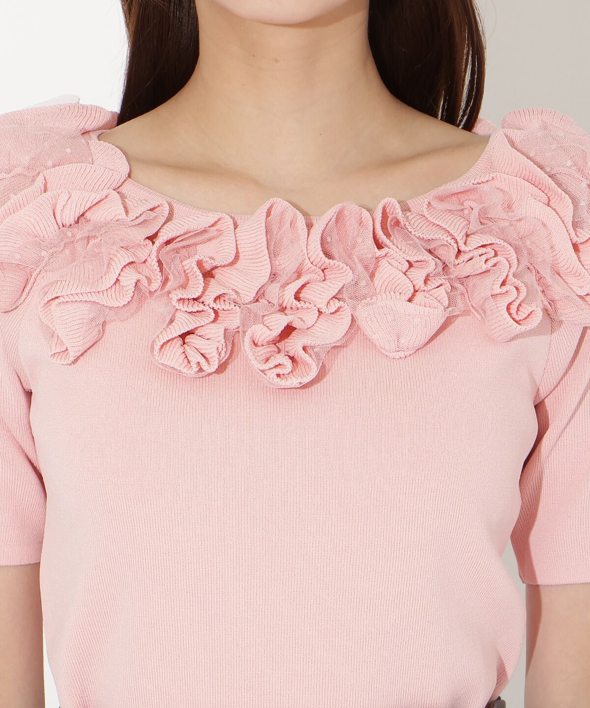 アンドクチュール「フリルボートネックニットプルオーバー」|ニット・セーター|