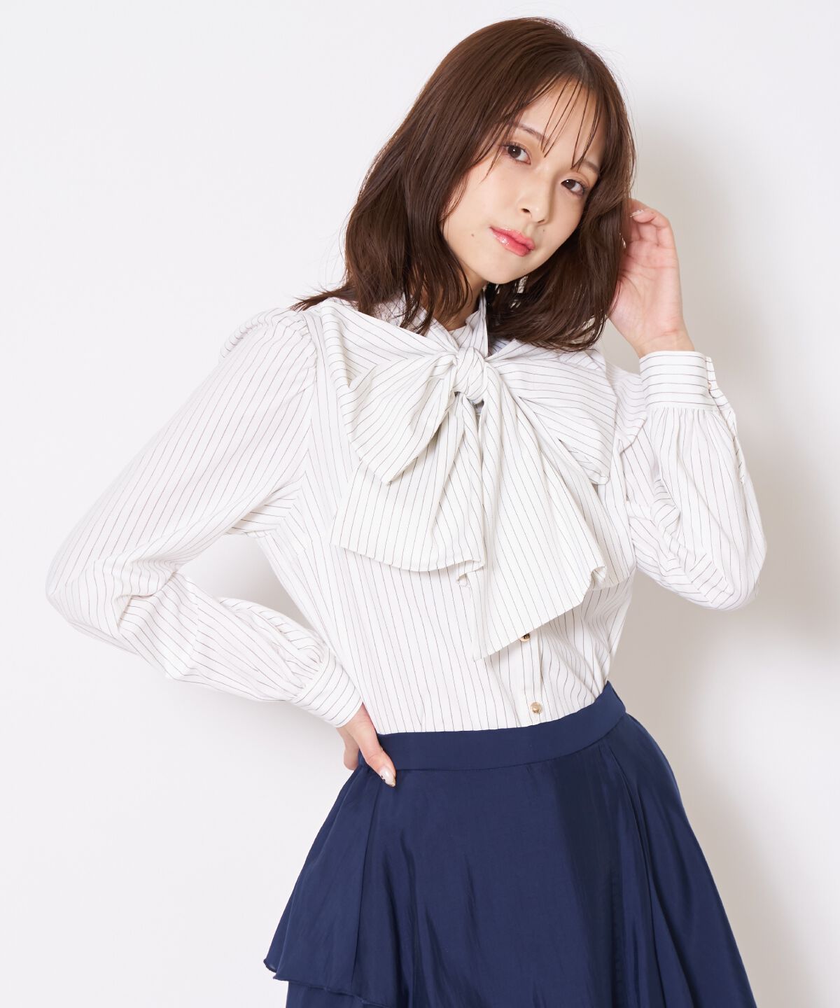 アンドクチュール「バタフライリボンストライプブラウス」|シャツ・ブラウス|white/borderｽﾄﾗｲﾌﾟ