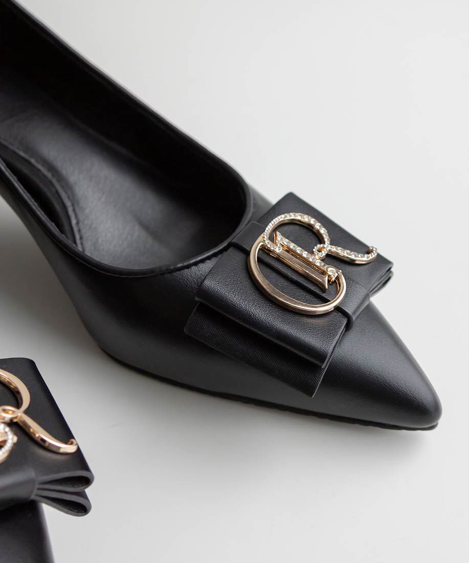  「【走れる美脚パンプス】ビジューモノグラムリボンフィットパンプス」|パンプス|