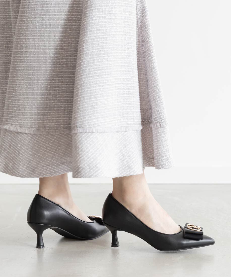  「【走れる美脚パンプス】ビジューモノグラムリボンフィットパンプス」|パンプス|