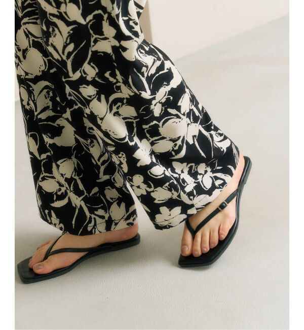  「《予約》スクエアトングサンダル」|サンダル|