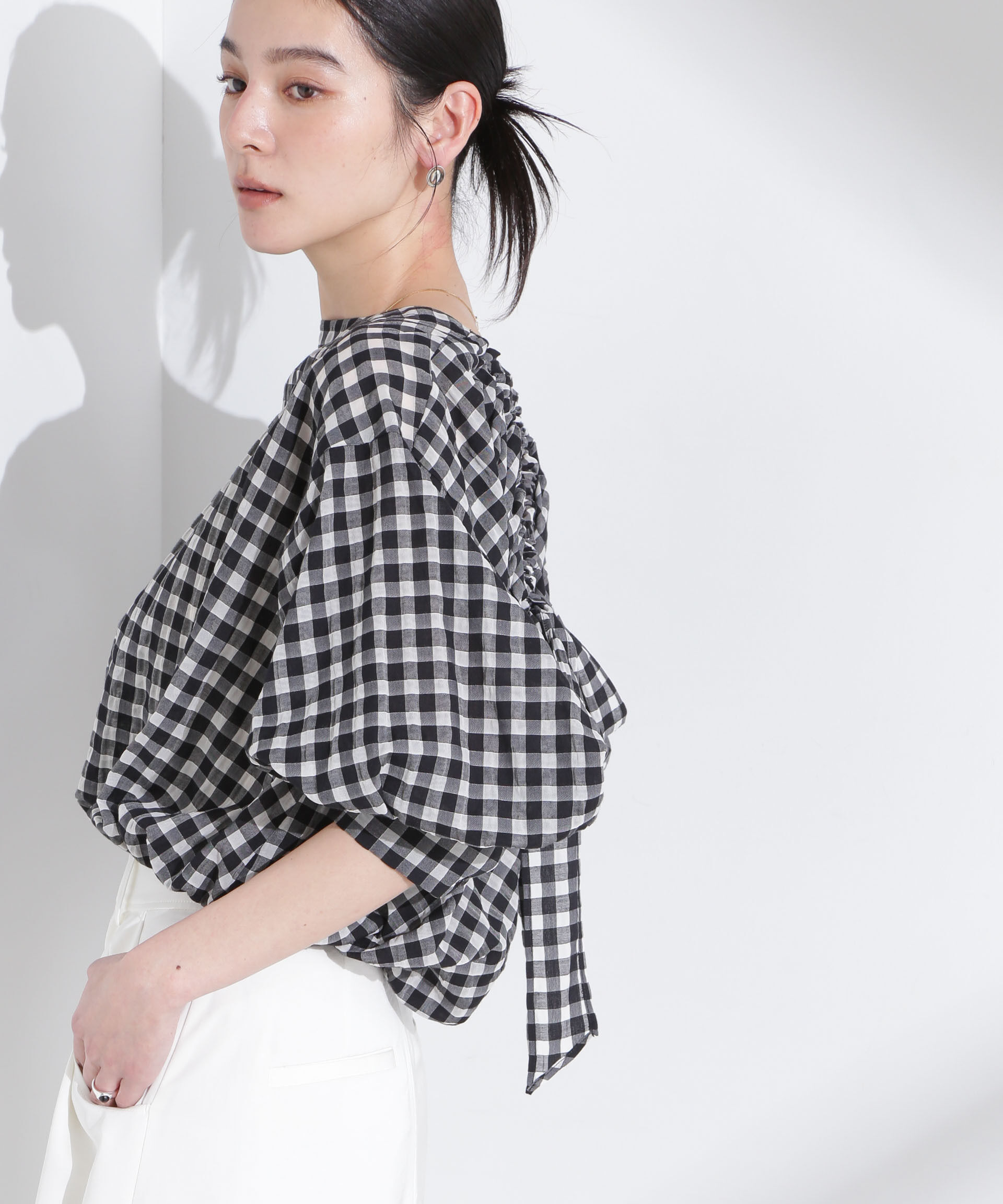 nano･universe「シアーチェックバックオープンバルーンブラウス」|シャツ・ブラウス|