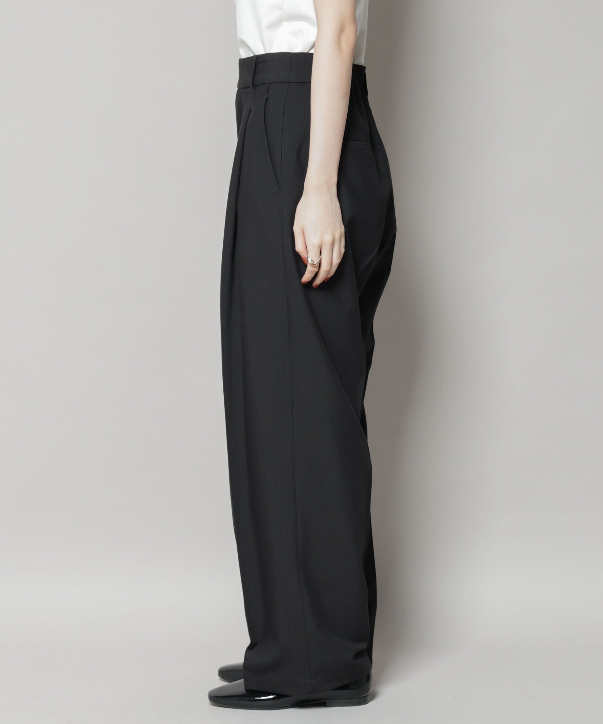 nano･universe「ワンタックセンタープレスストレートパンツ(セットアップ可)」|チノ|