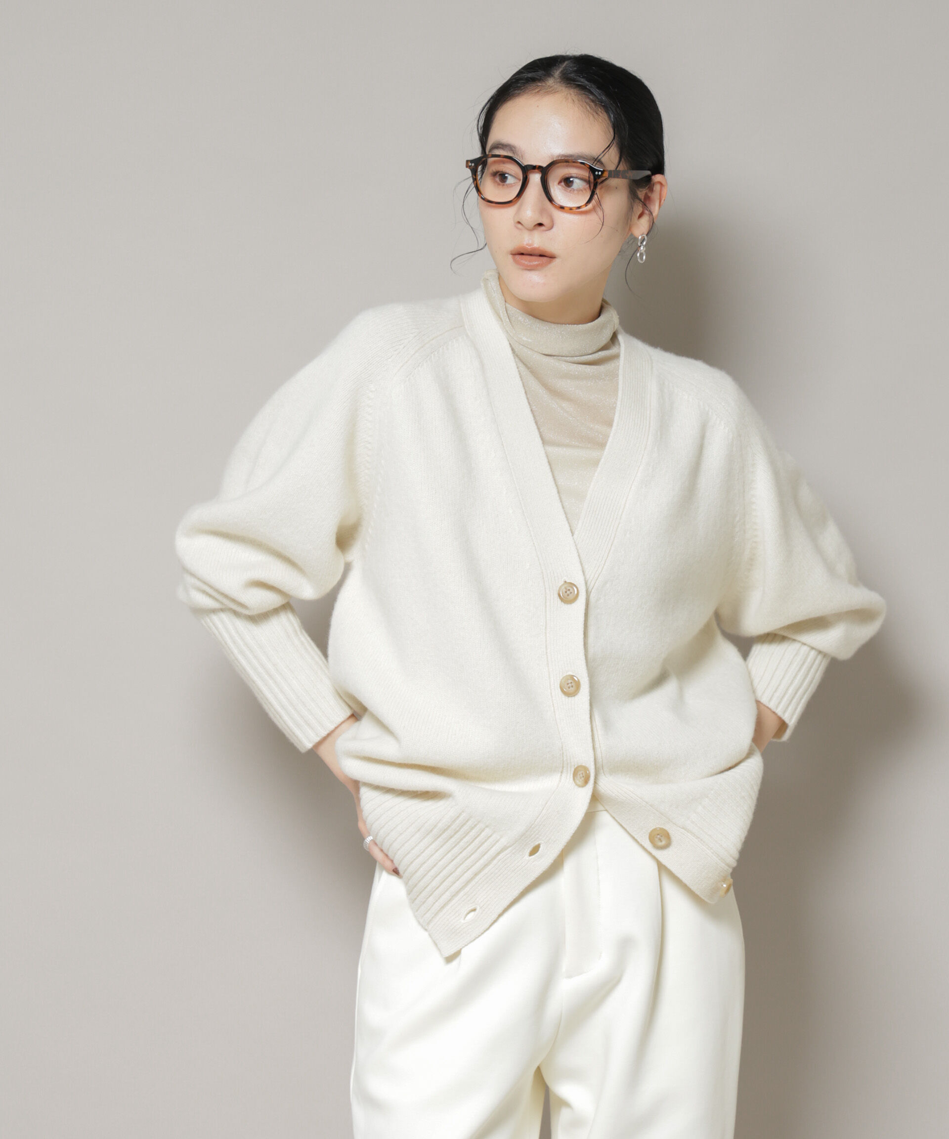 nano･universe「AQUAウールカシミヤVネックカーディガン」|ニット・セーター|オフホワイト1