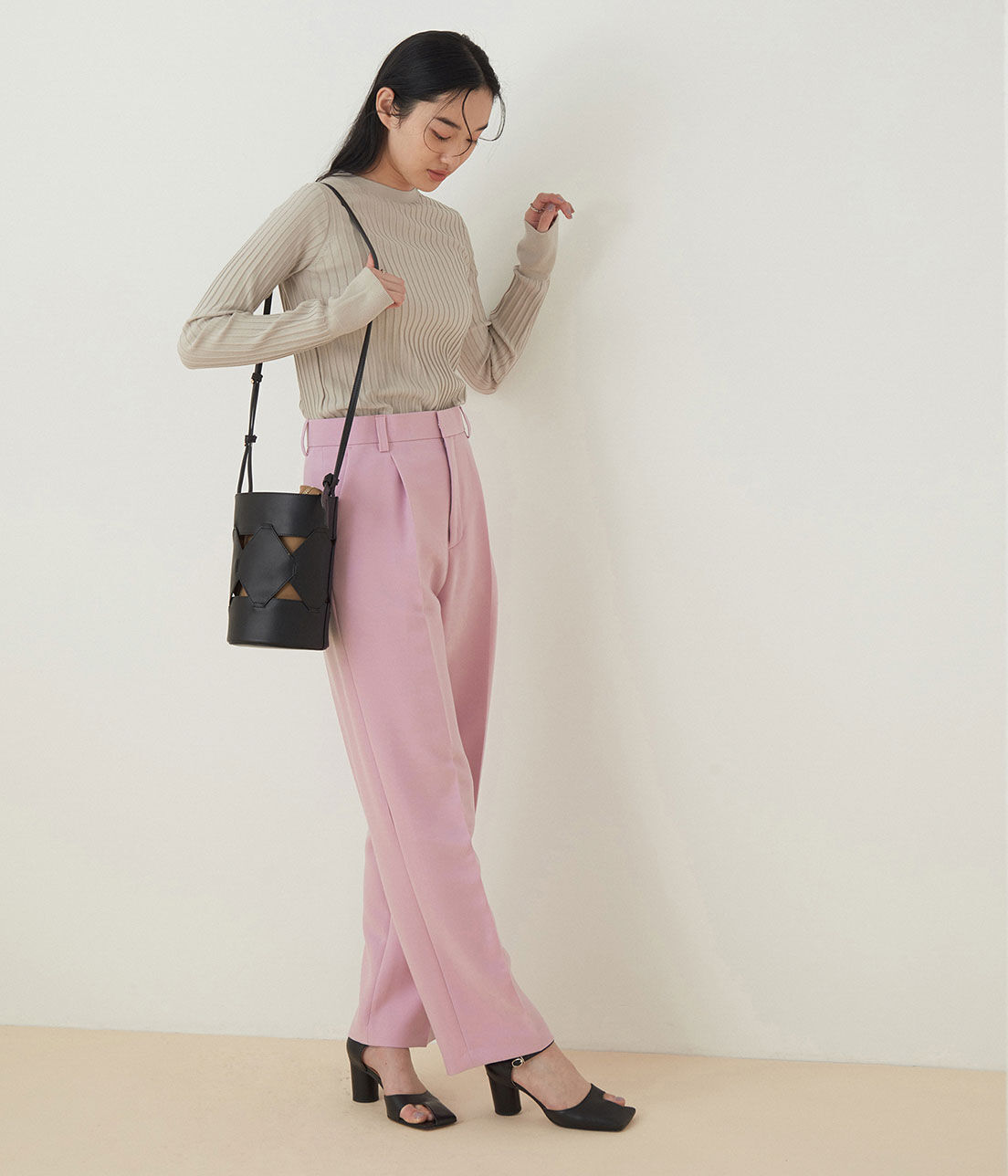 ADAM ET ROPE'「＜洗える＞センタープレスカラーパンツ」|スラックス|