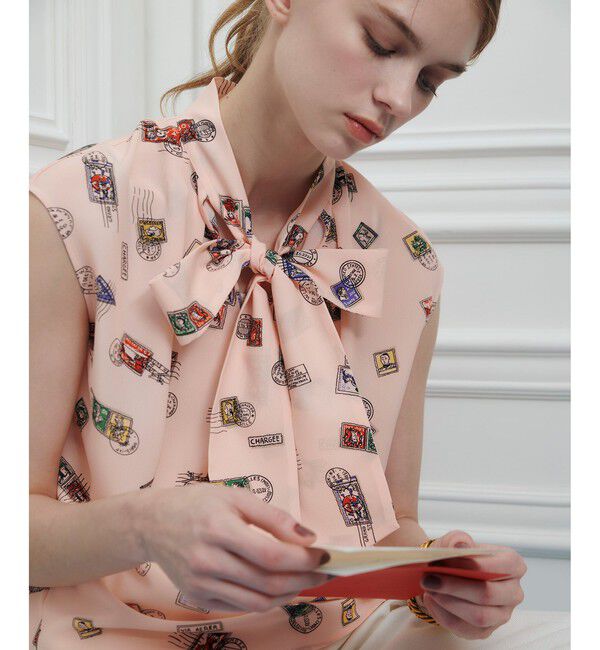 LOULOU WILLOUGHBY「WEB 一部店舗限定【LOULOU WILLOUGHBY】レタープリントリボンブラウス」|シャツ・ブラウス|