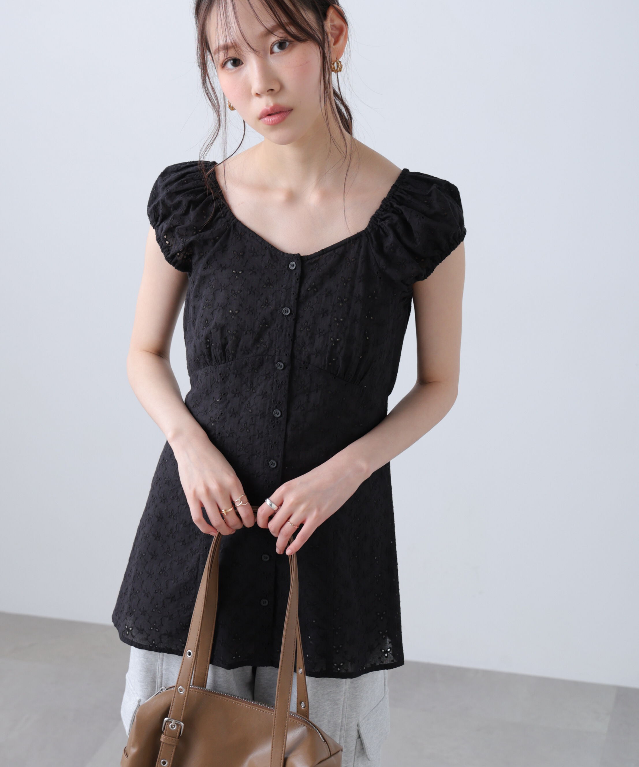  「バックリボン前開きパフスリーブレースチュニックブラウス」|Tシャツ・カットソー|ブラック