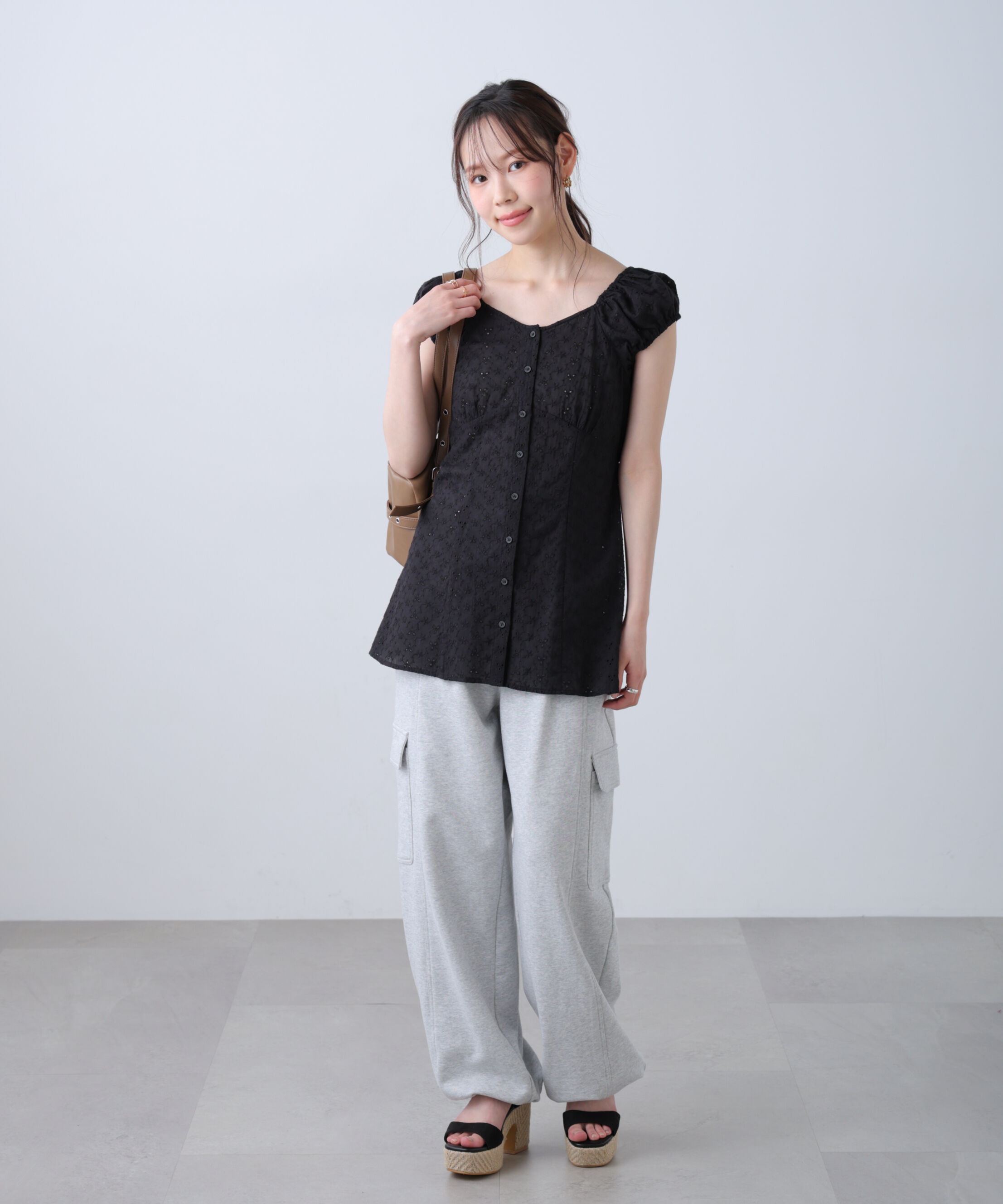  「バックリボン前開きパフスリーブレースチュニックブラウス」|Tシャツ・カットソー|