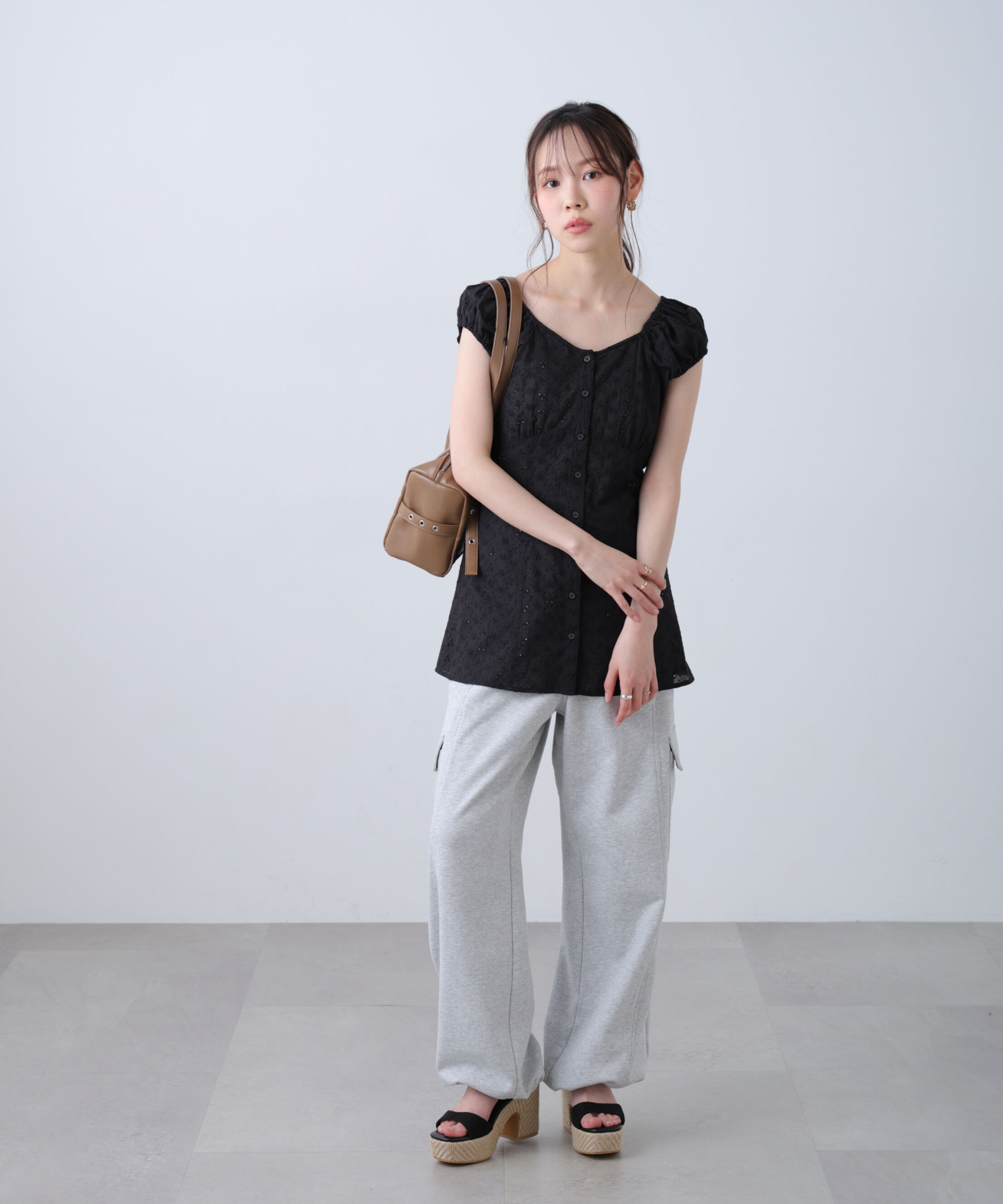  「バックリボン前開きパフスリーブレースチュニックブラウス」|Tシャツ・カットソー|