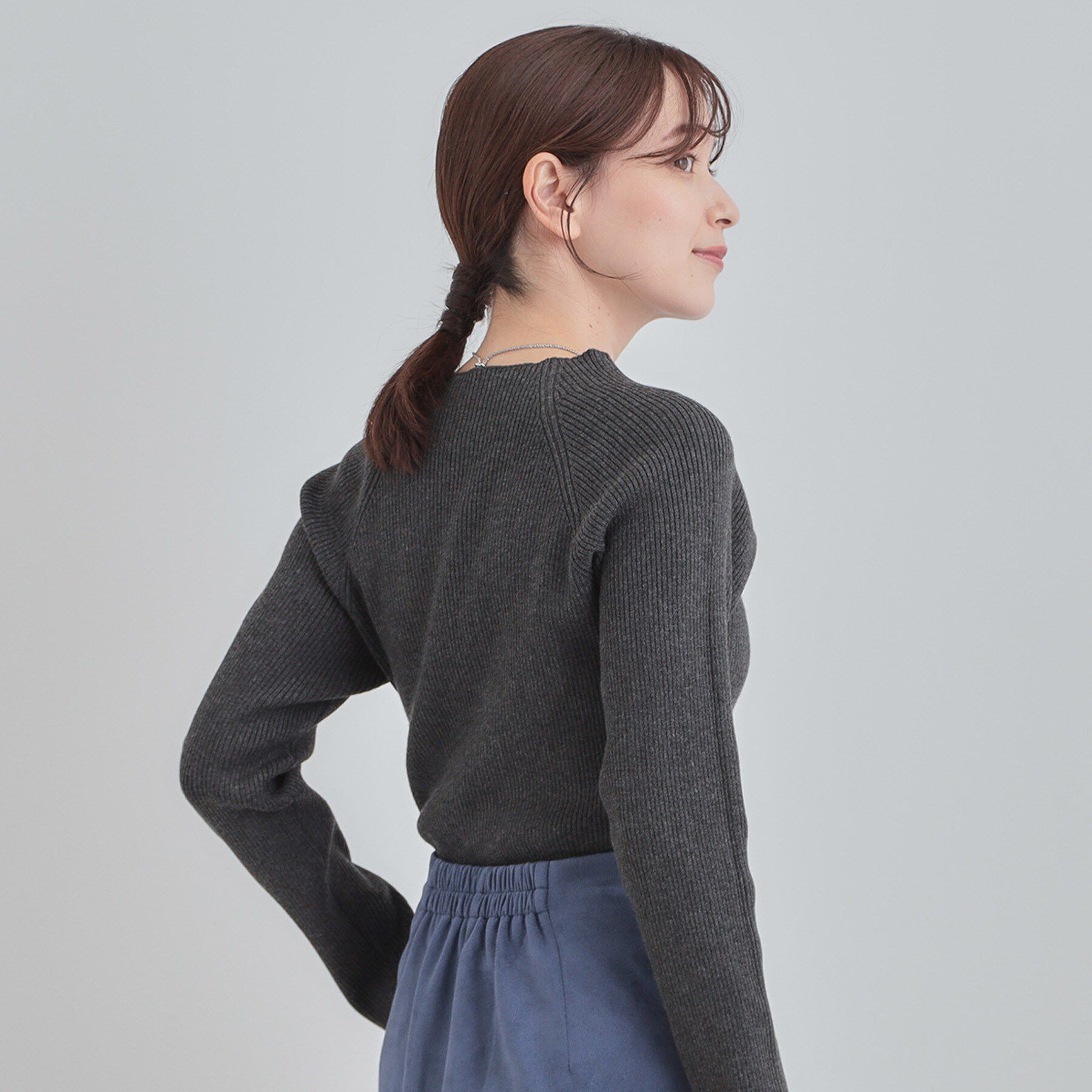 SHOO･LA･RUE「【絶妙なゆるピタ/洗濯機可】ちくちくしにくい リブハイネックやわらかニット」|ニット・セーター|