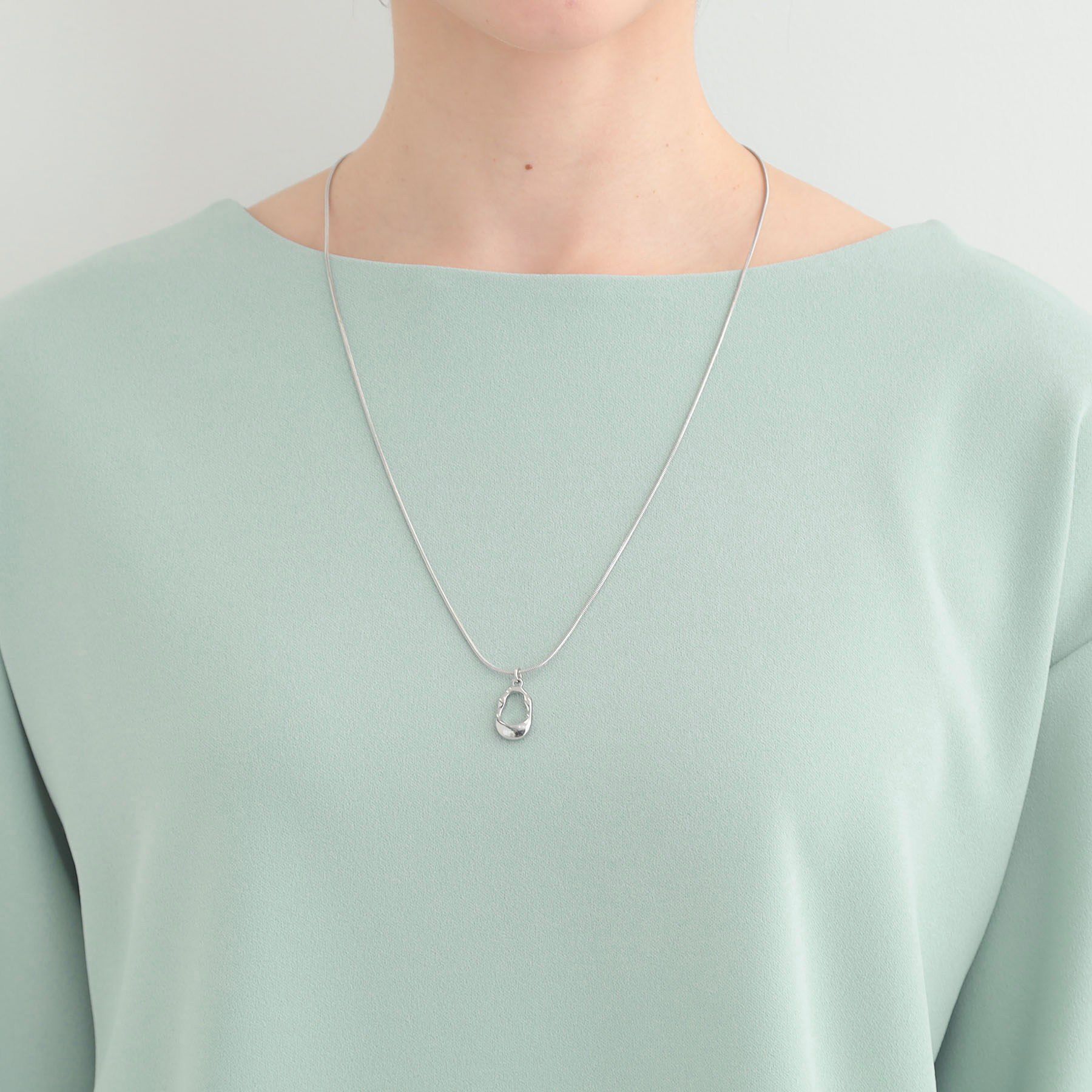 SHOO･LA･RUE「【2点セット/7分袖/S-LL】ランタンスリーブで女性らしい ネックレス付きブラウス」|シャツ・ブラウス|