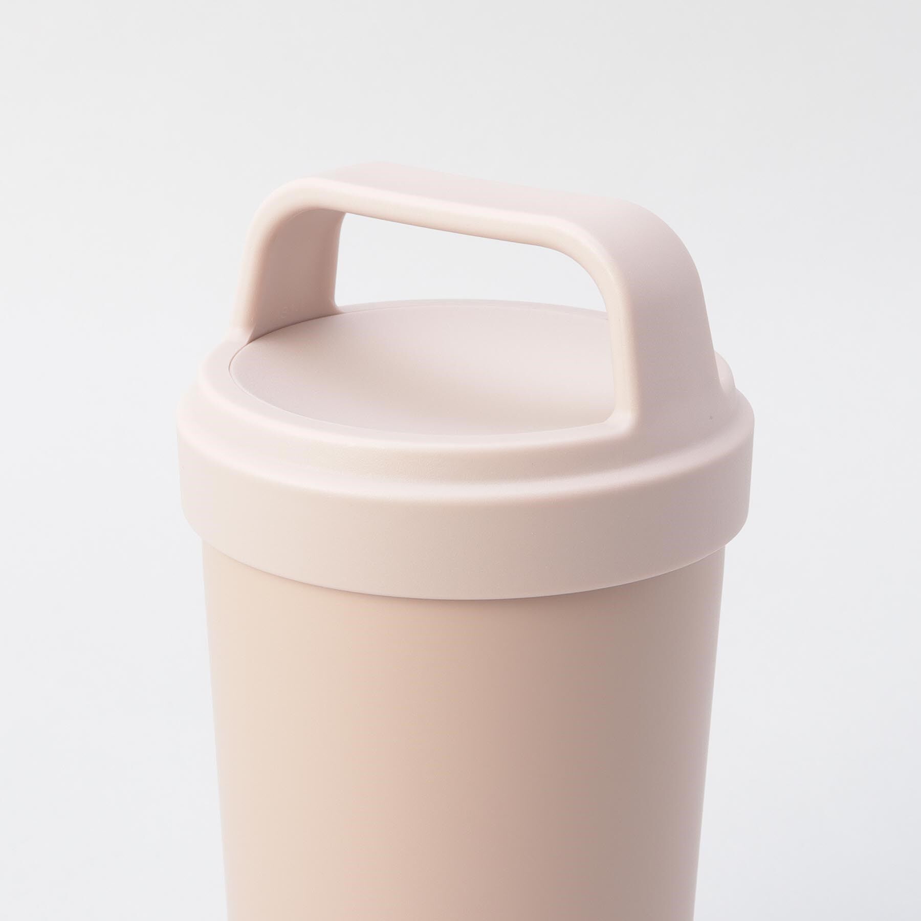 212 KITCHEN STORE「holms ハンドル付きタンブラー 370 スモークピンク」|グラス・マグカップ|