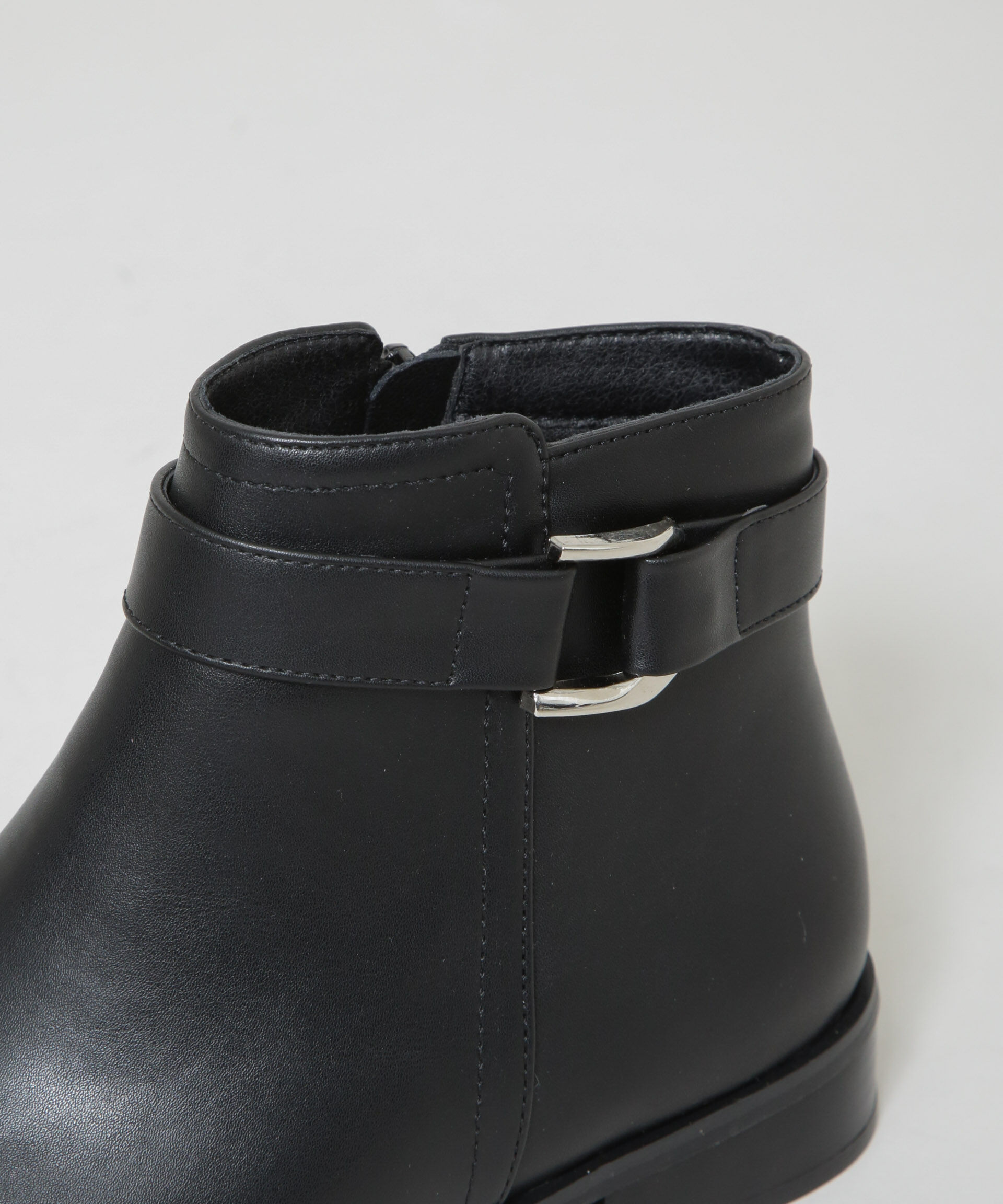 nano･universe「バックルデザインショートブーツ」|ショートブーツ|