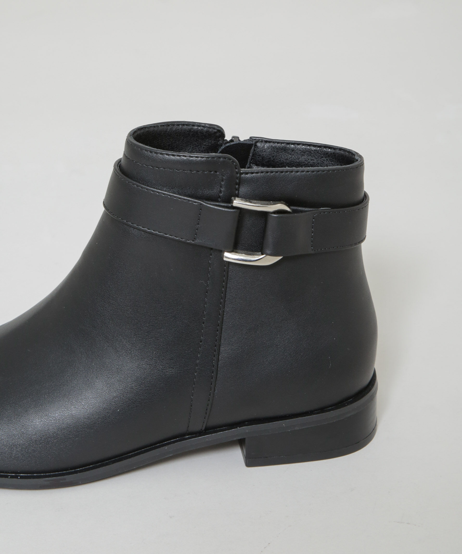 nano･universe「バックルデザインショートブーツ」|ショートブーツ|