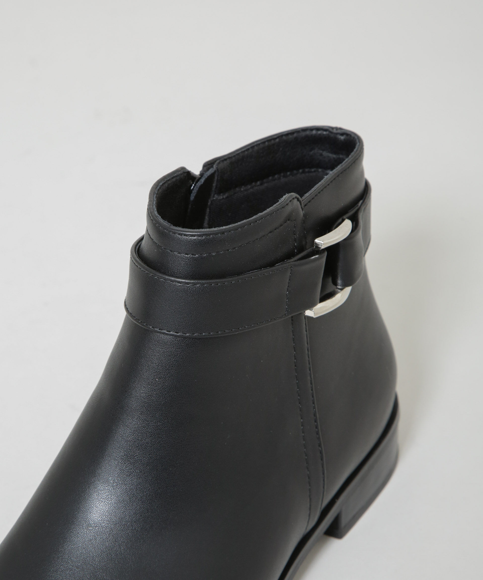 nano･universe「バックルデザインショートブーツ」|ショートブーツ|