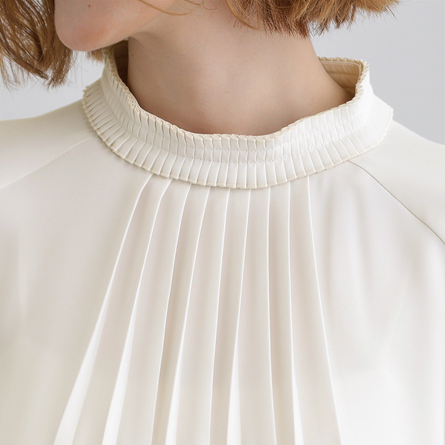 grove「【マシンウォッシュ／防シワ】プリーツネックブラウス」|シャツ・ブラウス|